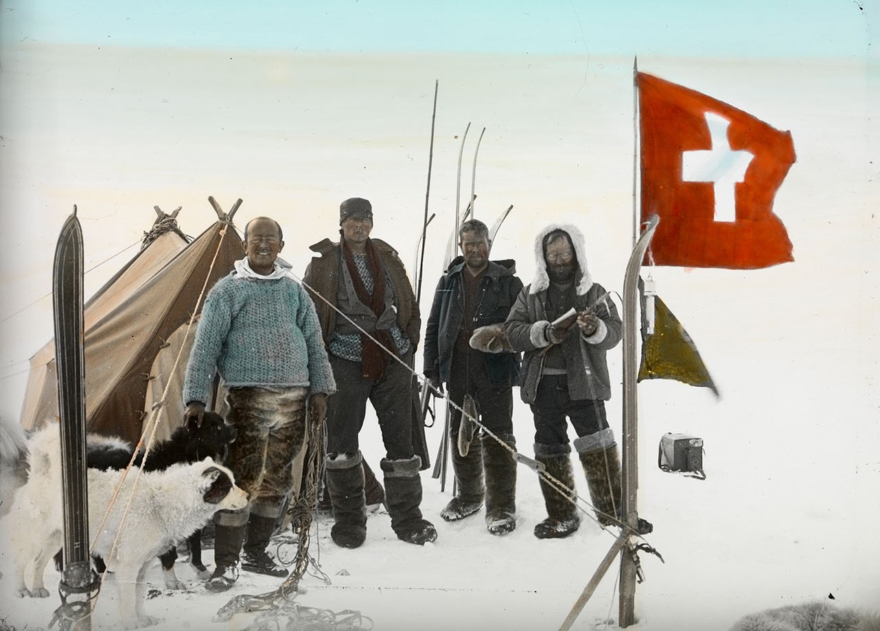 Gruppenbild der Expeditionsmitglieder der Schweizerischen Grönlandexpedition.