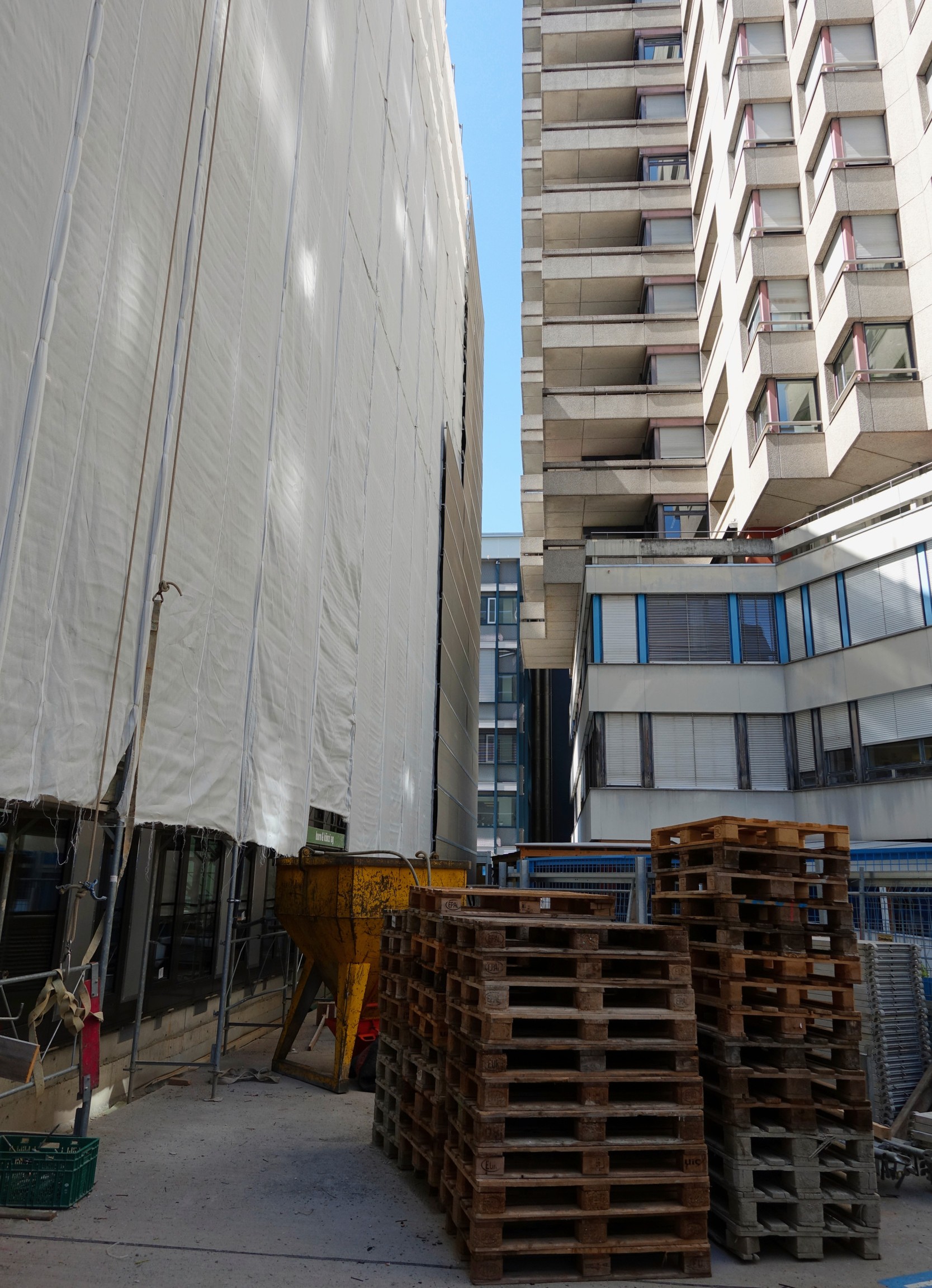 Hauptgebäude-Baustelle auf dem Areal des Inselspitals in Bern