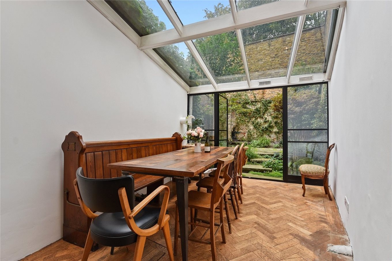 Dachterrasse und Esszimmer im schmalsten Haus von London