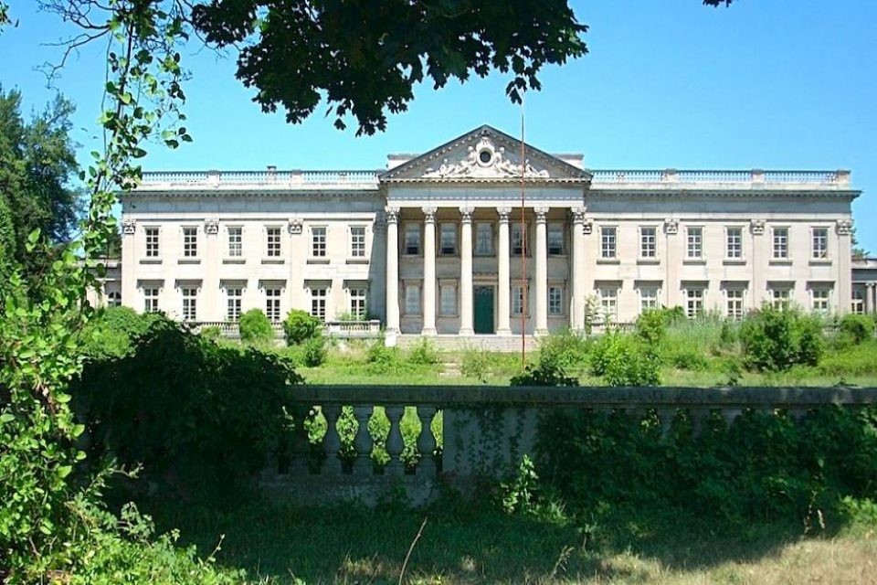 Lynnewood Hall in Pennsylvania