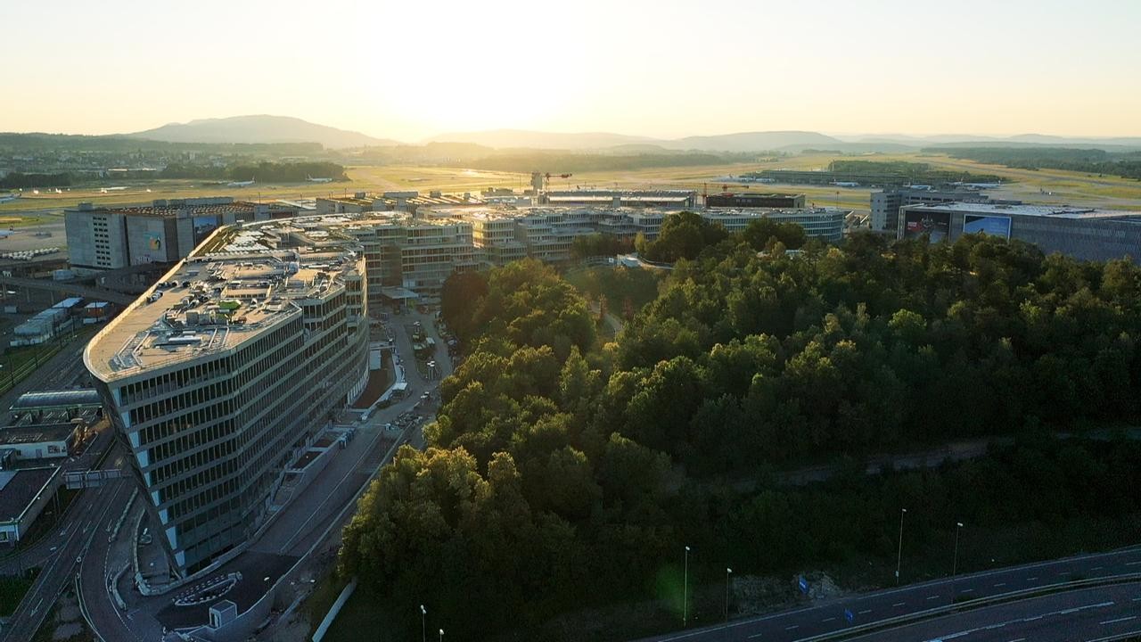 Neuer Park auf dem Butzenbüel beim Flughafen Zürich