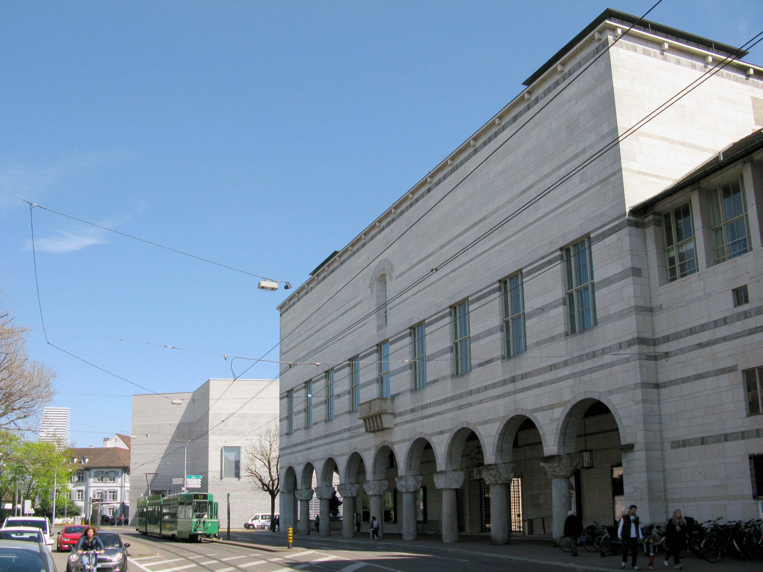 Kunstmuseum Basel mit Neubau im Hintergrund