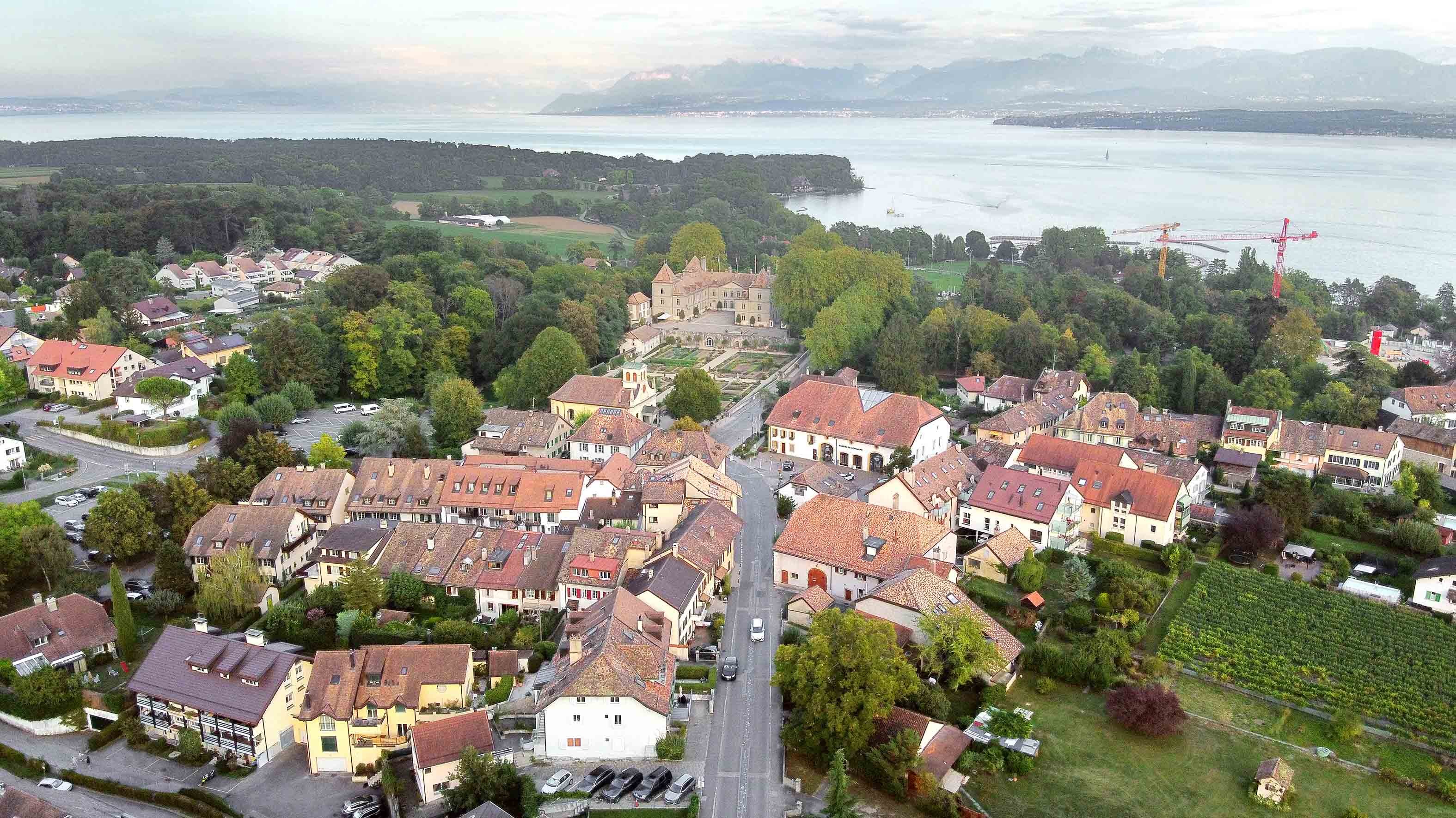 Luftbild Gemeinde Prangins