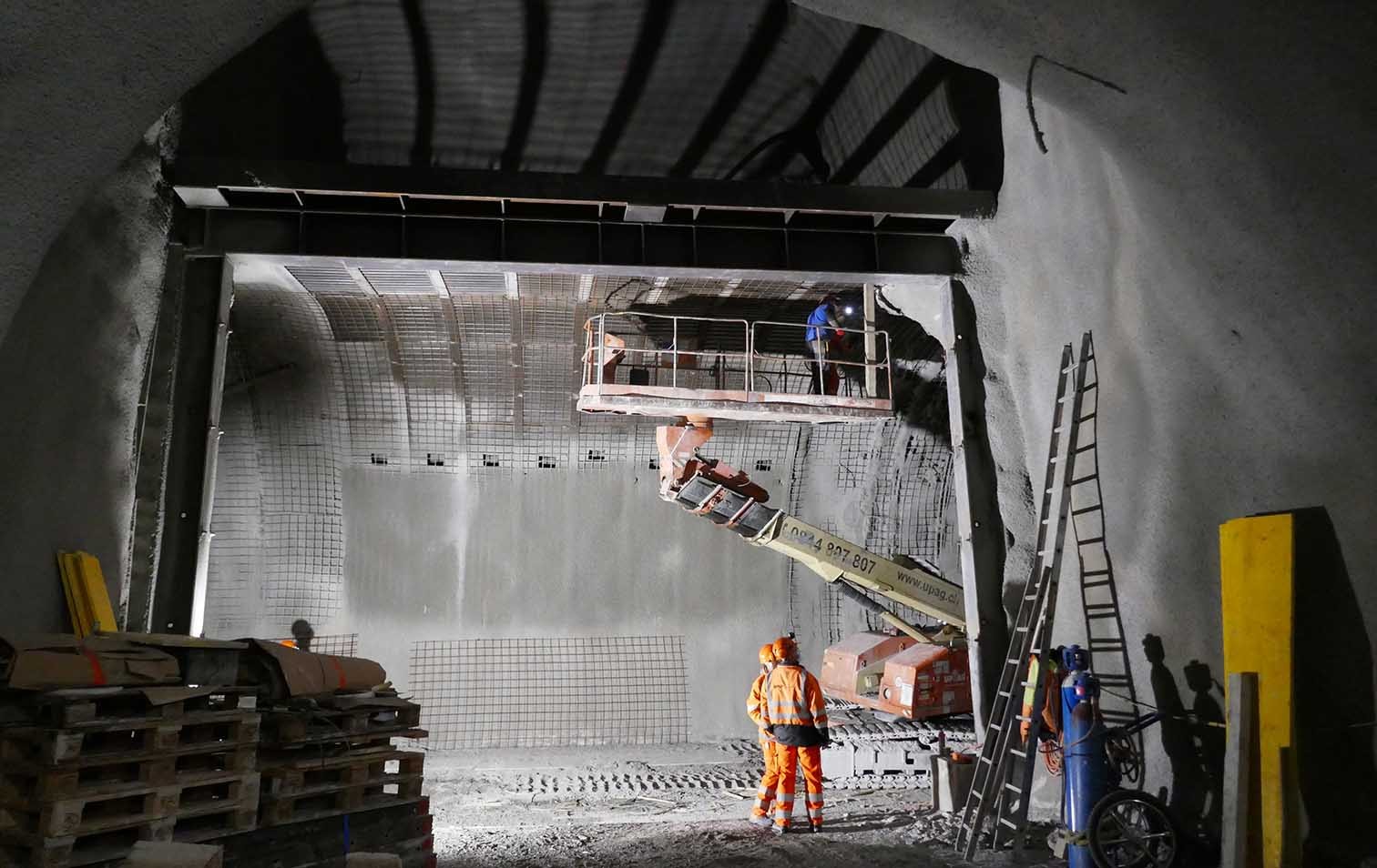 Wasserfassung oberhalb der Tunnelröhre.