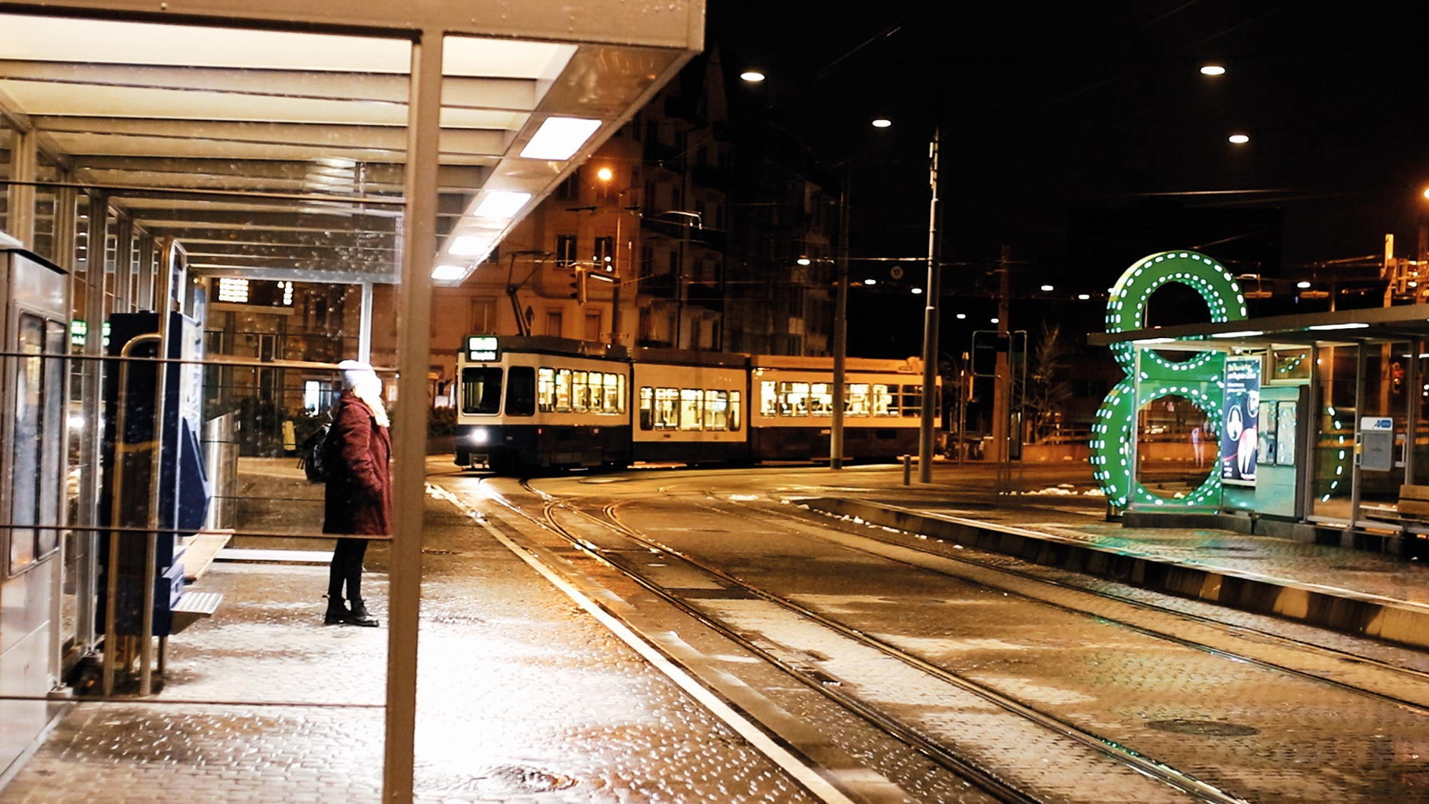 Haltestelle Hardplatz Zürich intelligente Beleuchung