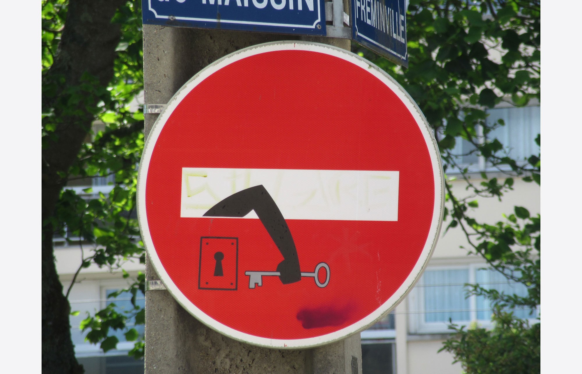 Strassentafel, Clet Abraham