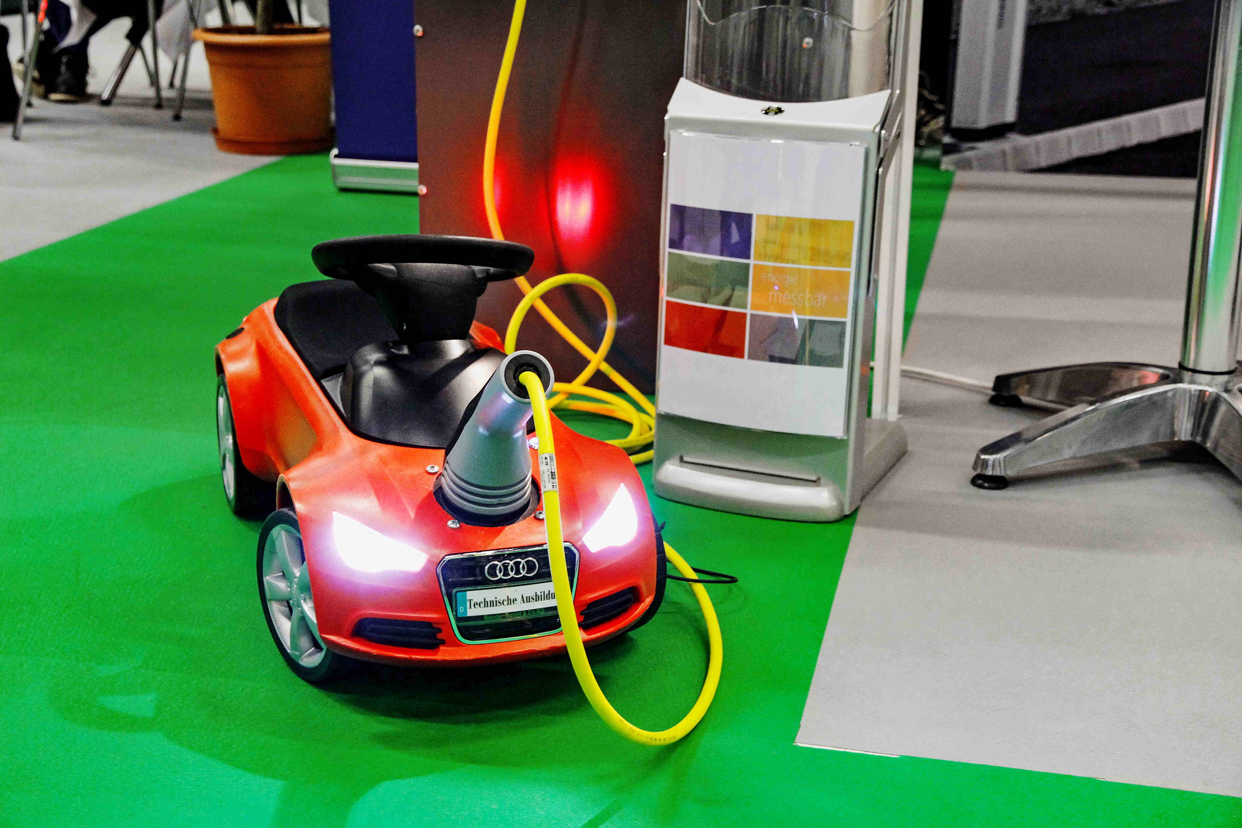Ladestation Elektrotankstelle Kinderauto