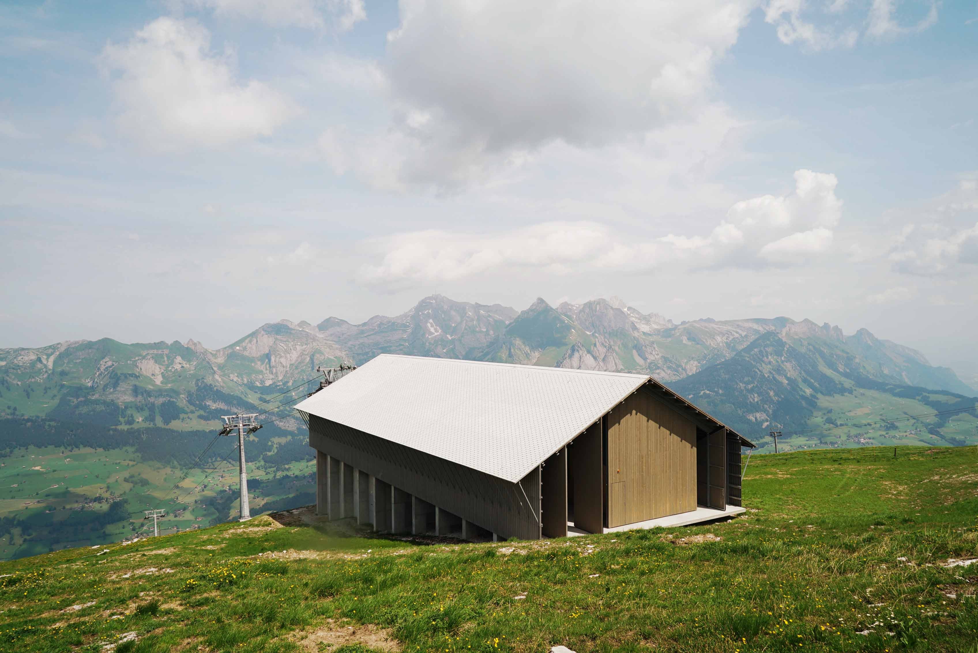 Bergstation der Gondelbahn Espel-Stöfeli-Chäserrugg