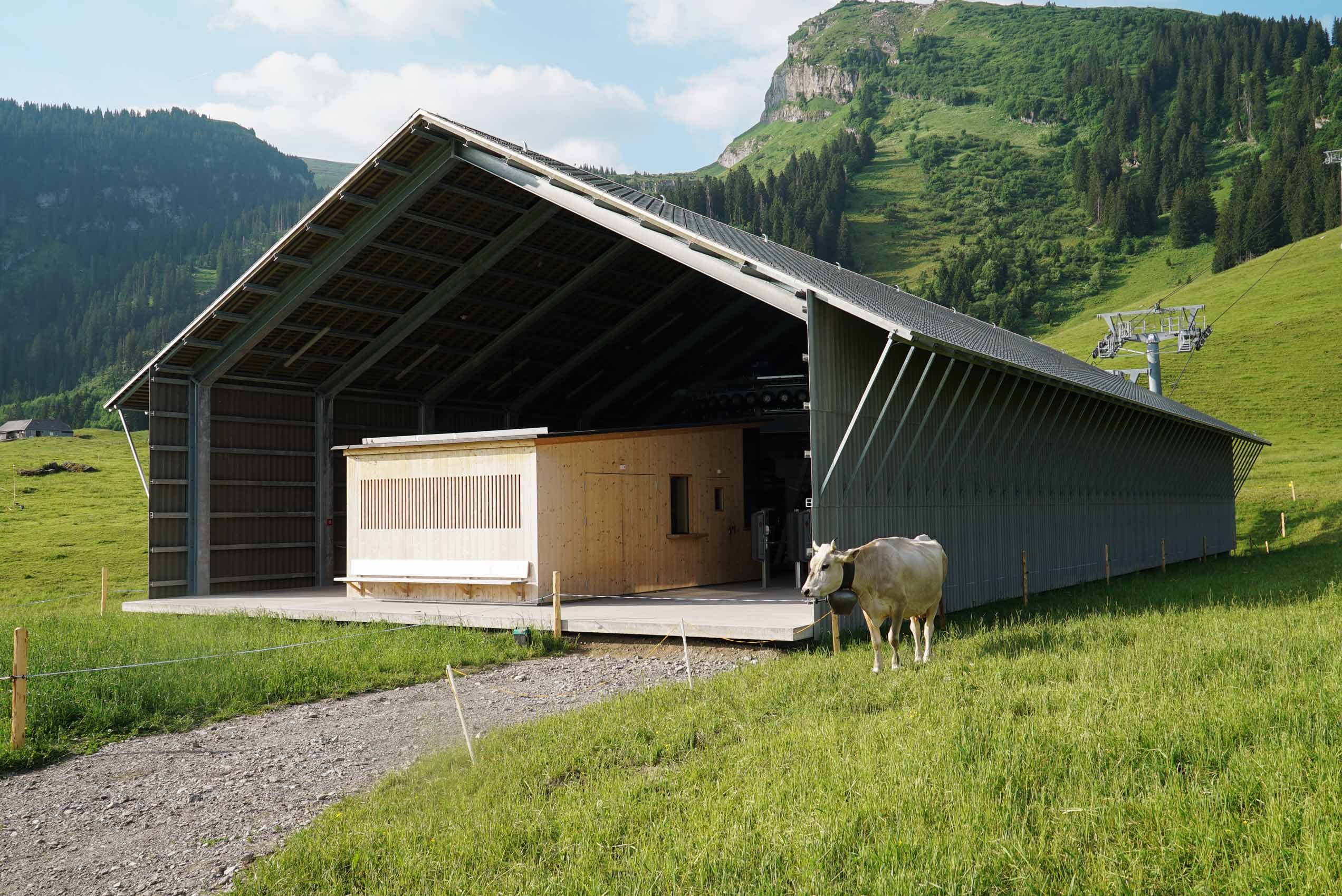 Talstation der Gondelbahn Espel-Stöfeli-Chäserrugg