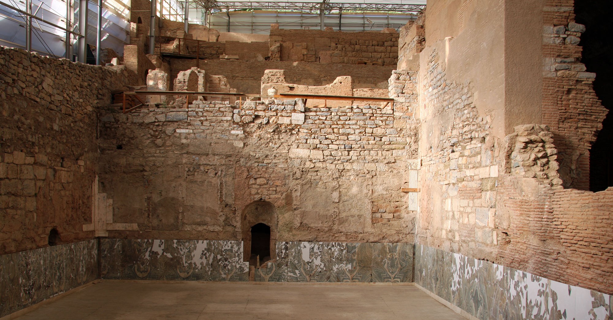 Halle der altrömischen Villa in Ephesos