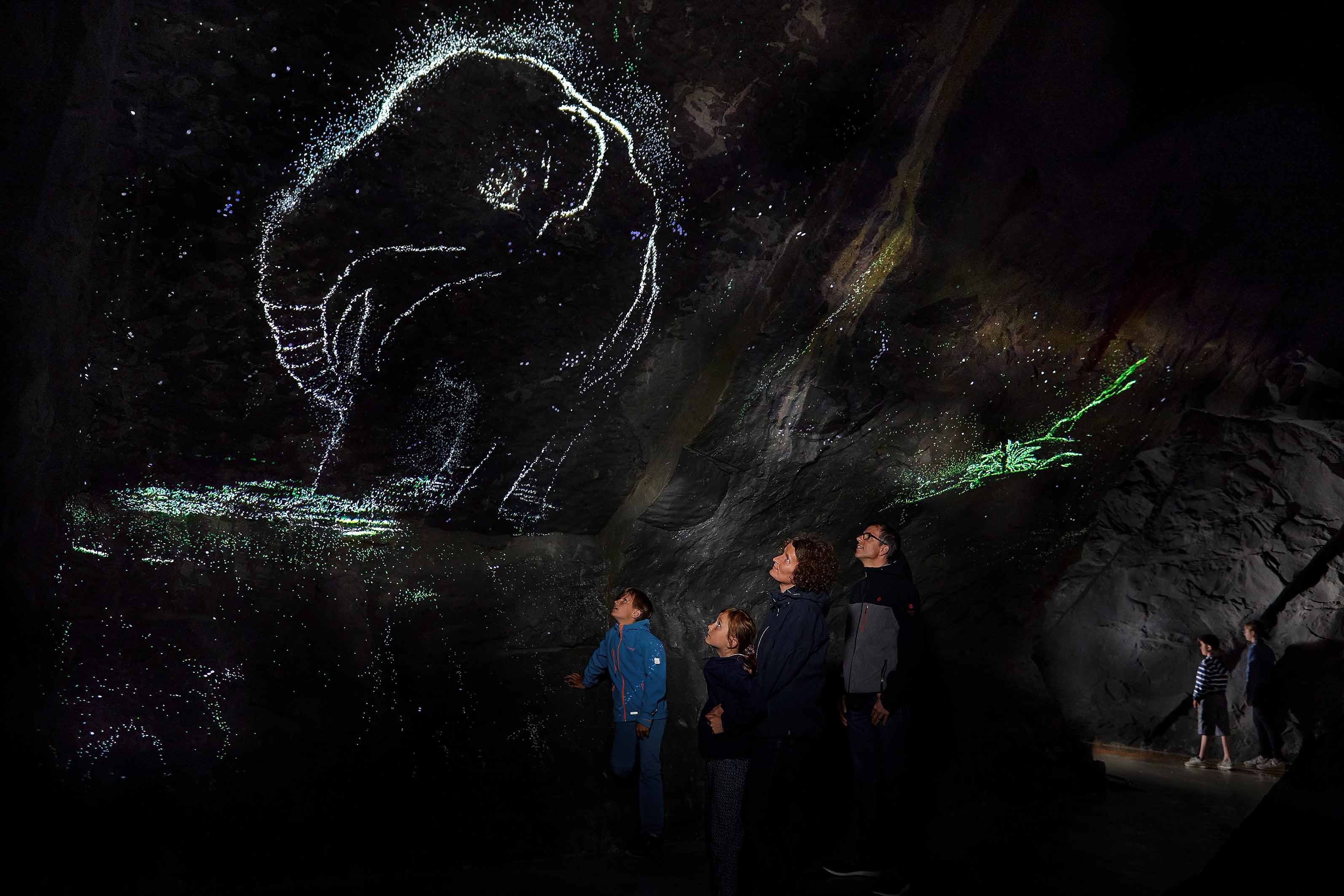 Lichtspiel in der Felsenwelt beim Gletschergarten Luzern