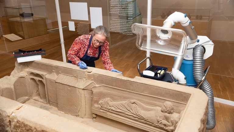 Restaurierung Römischer Sarkophag im Rijksmuseum van Oudheden