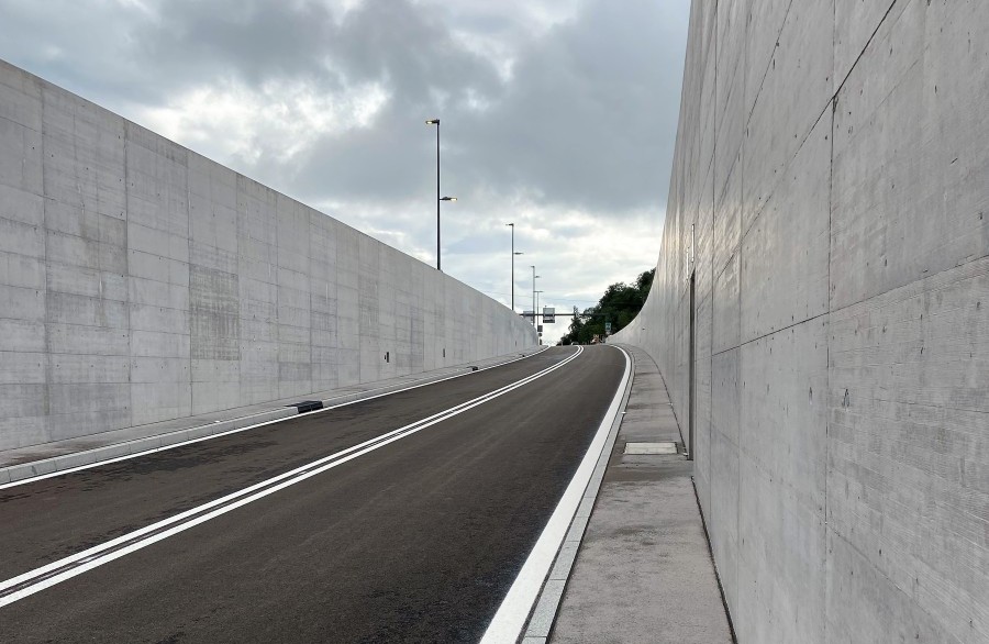 Einfahrt in Tunnel Neuhof in Lenzburg