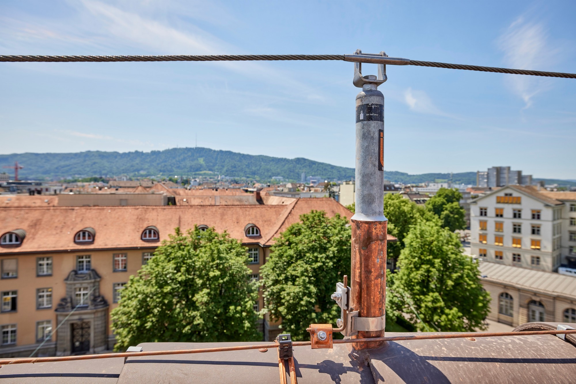 Volkshaus Zürich Seilzwischenhalter Firstbalken