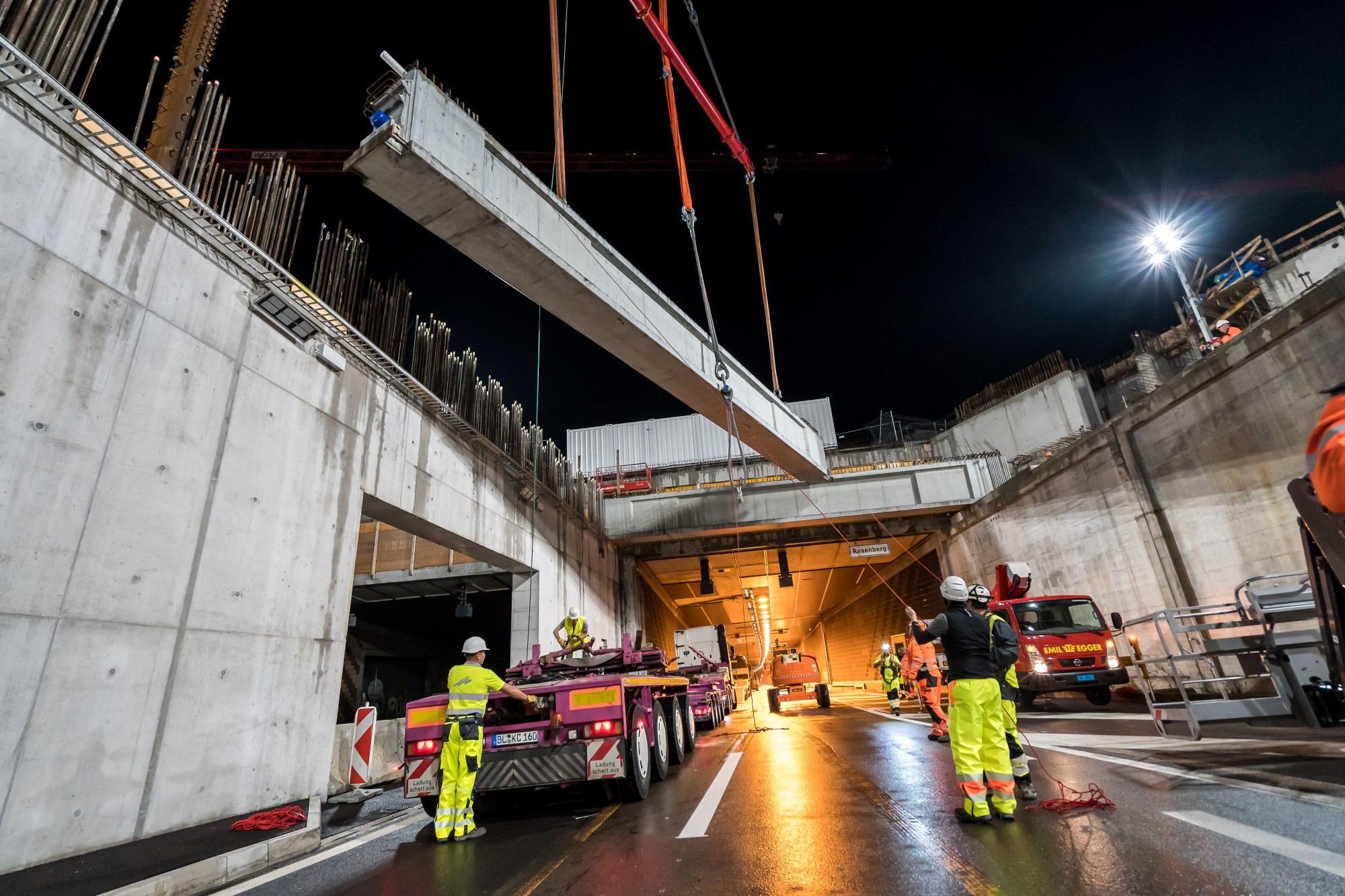 Montage der Spannbetonträger.