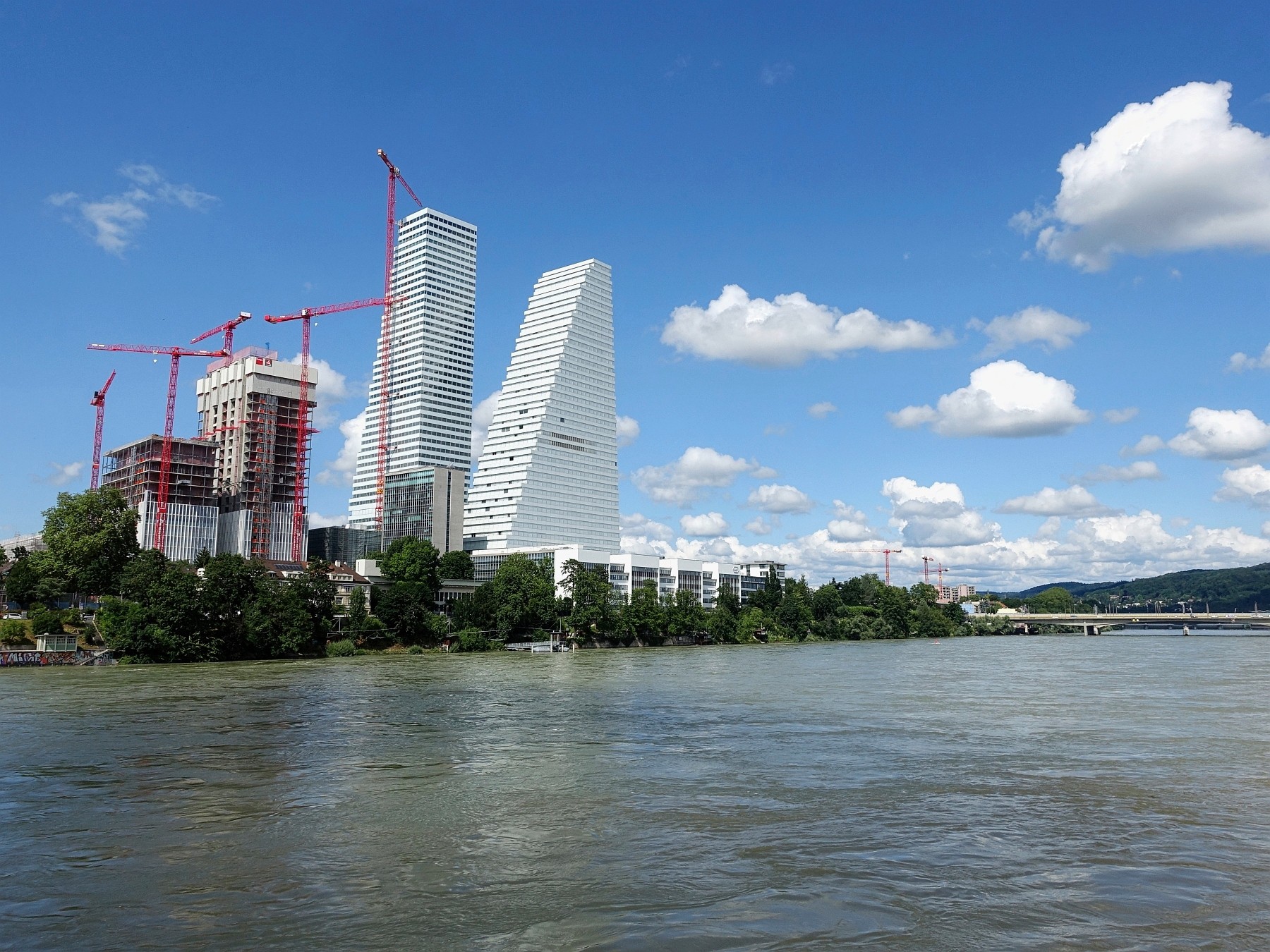 Roche Hochhäuser Basel Bau 1 Bau 2 Rhein