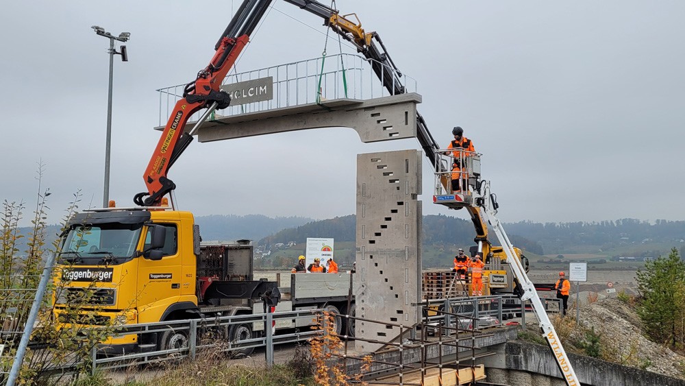 Bau der Locarbo-Brücke im Holcim-Werk Hüntwangen