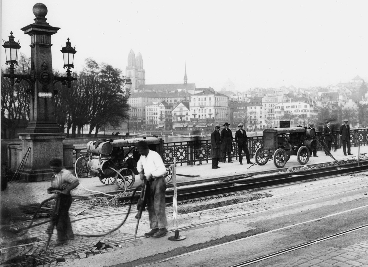 Gleisbaustelle am Limmatquai in Zürich Anfang 1900