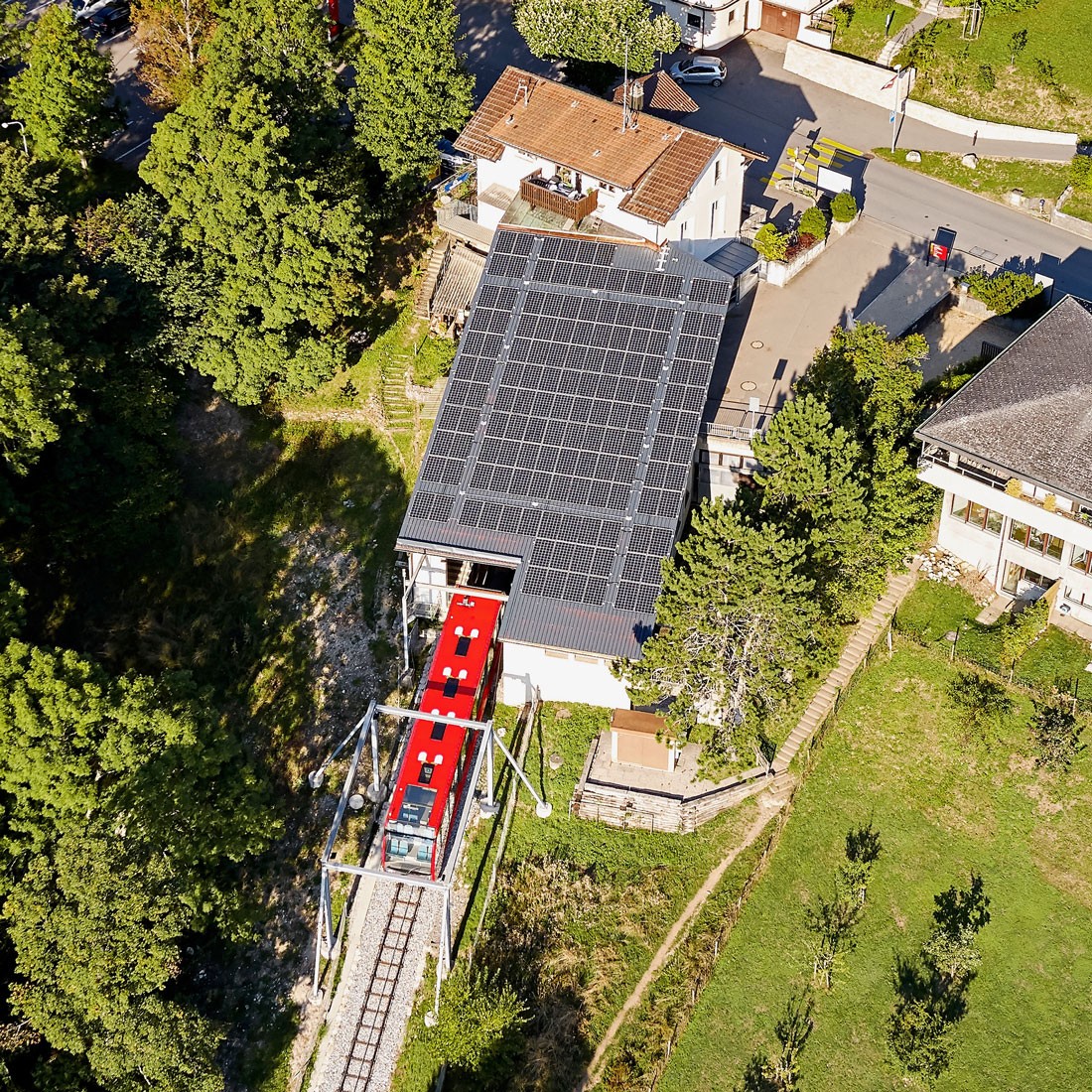 Standseilbahn Magglingen mit Solaranlage