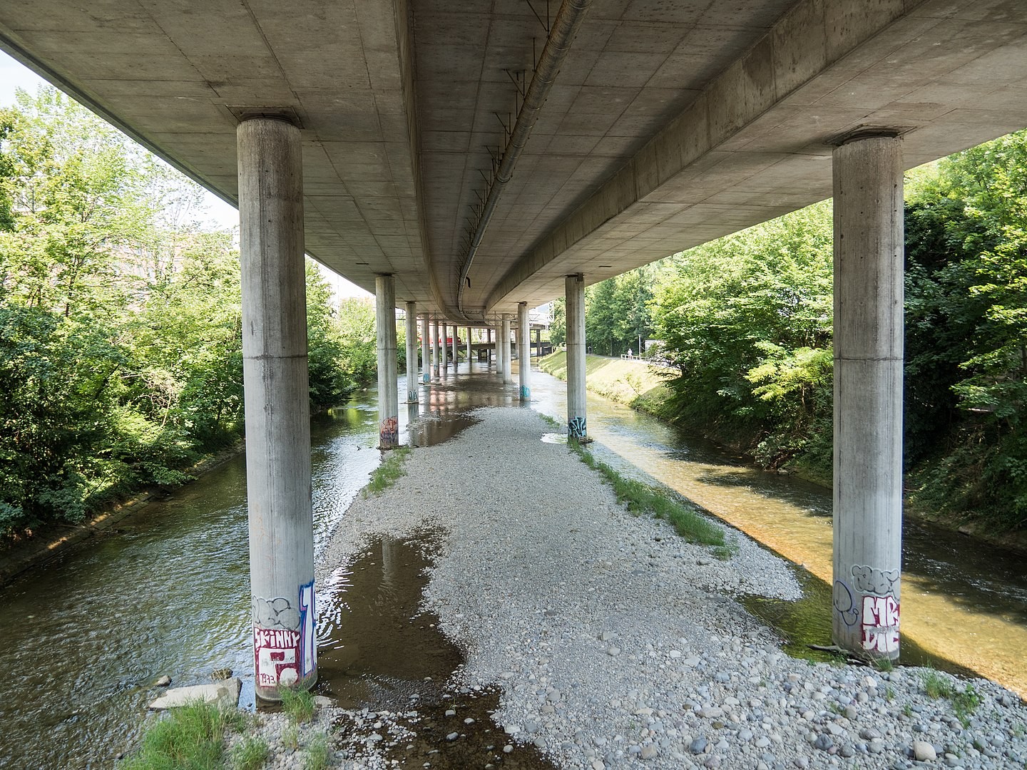 Autobahnbrücke über Sihl in Stadt Zürich