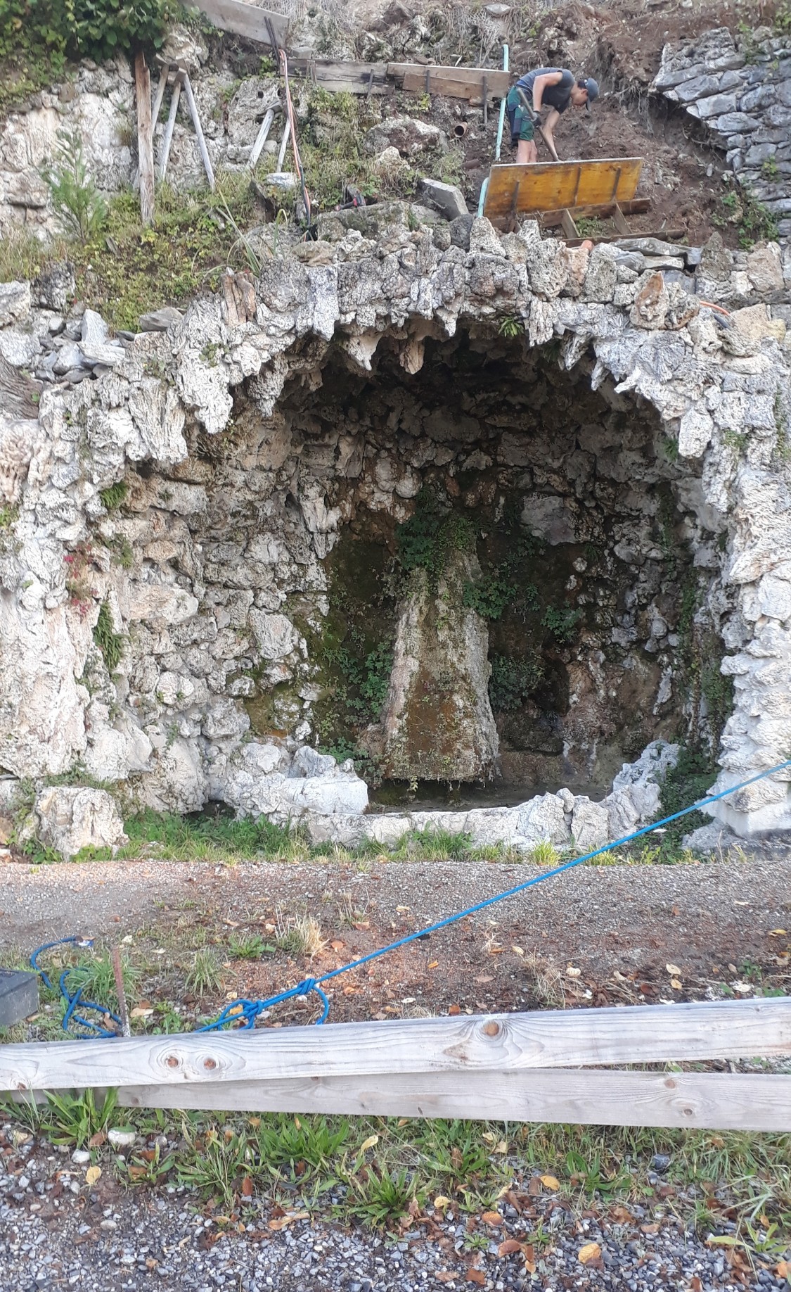 Schloss Hünegg restaurierte Grotte