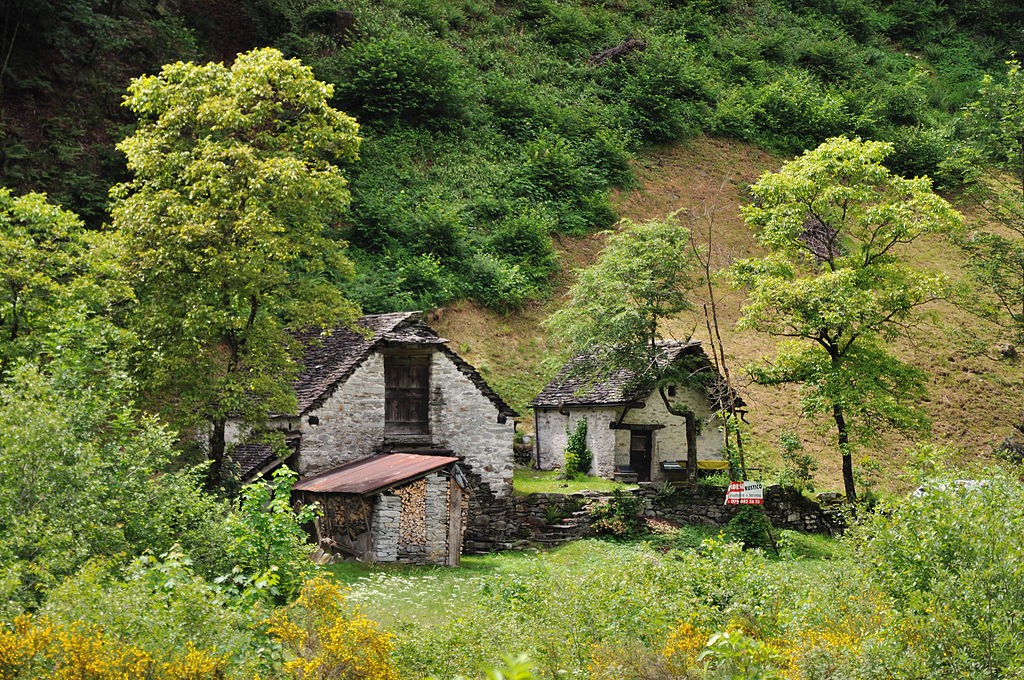 Rustico Gebäude im Verzascatal Tessin