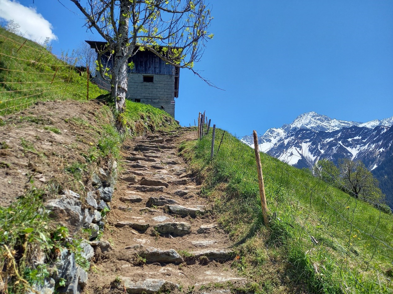 Weg auf Golzern