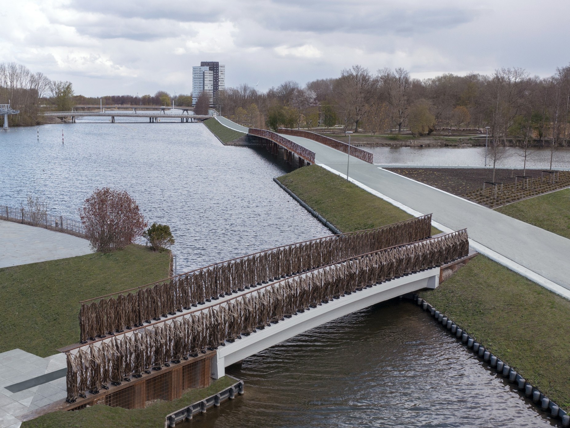 Smart Circular Bridge in Almere