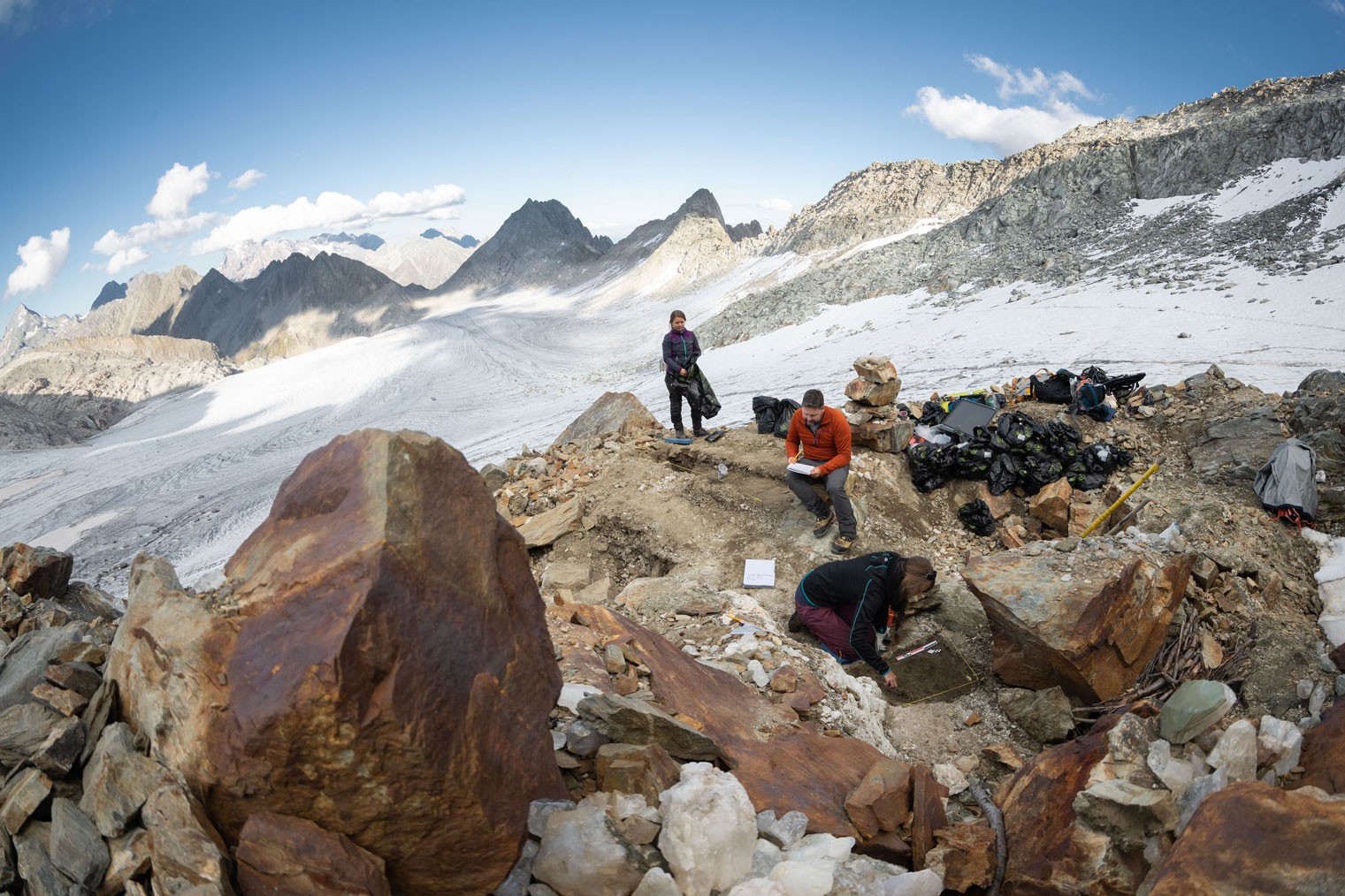Feldarbeiten Kristallkluft oberhalb Brunnifirn-Gletscher