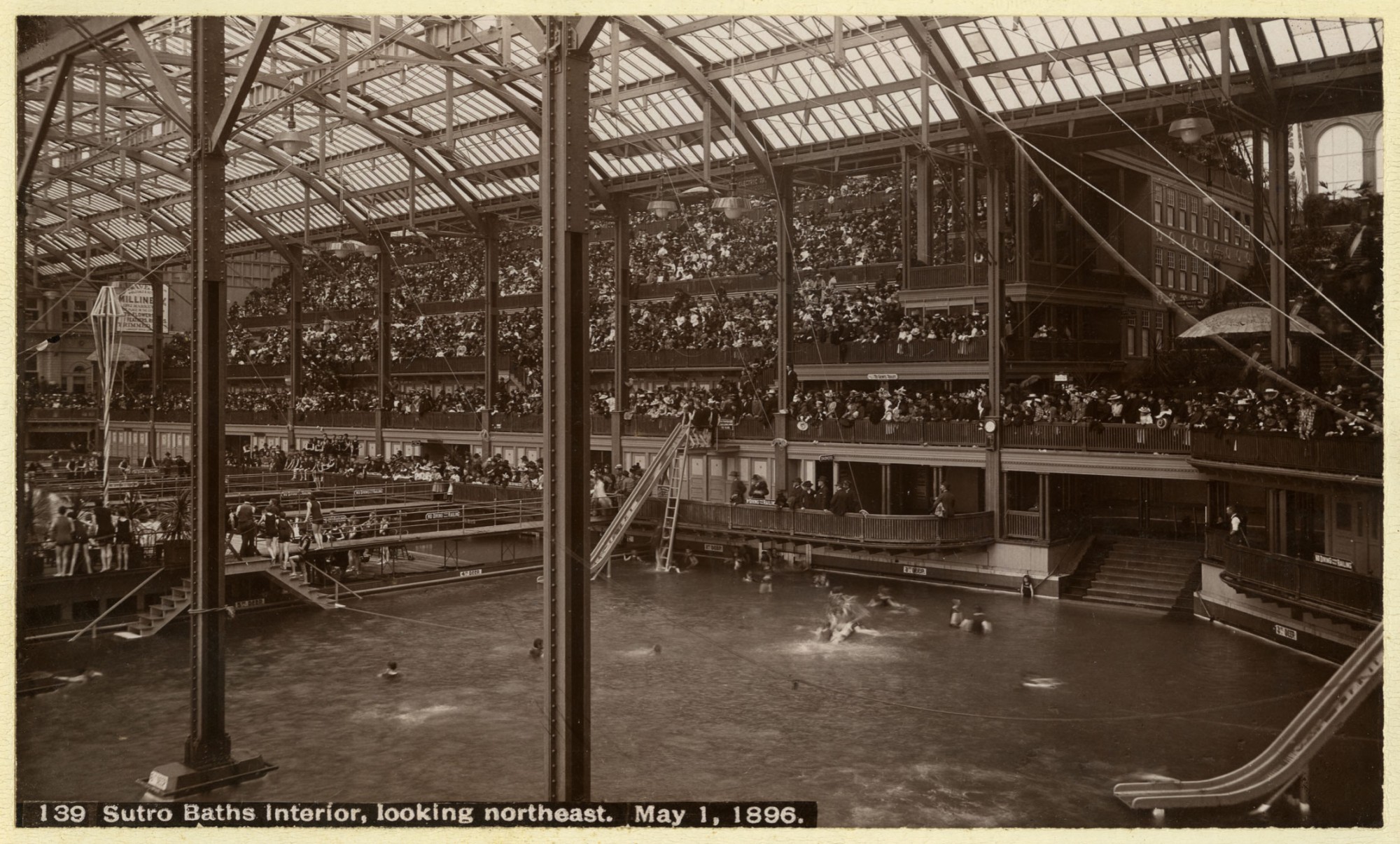 Sutro Baths in San Francisco um 1896