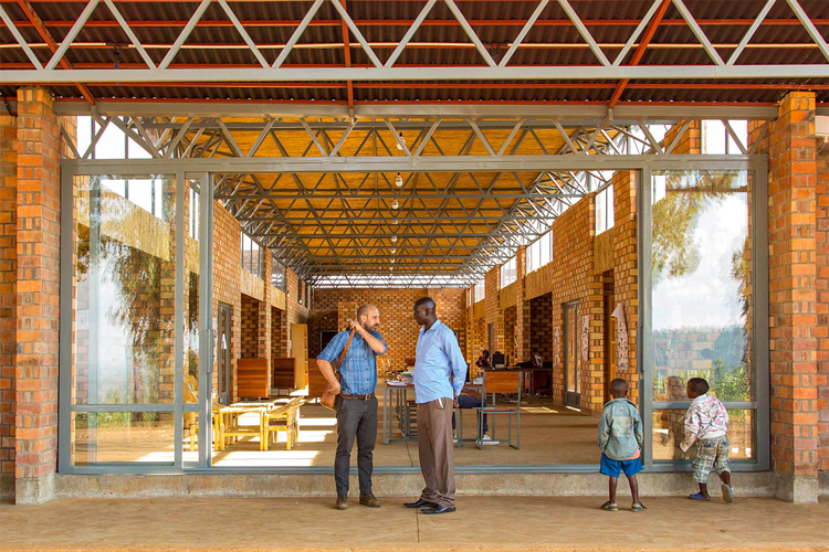 Lern- und Sportzentrum in Masoro Ruanda