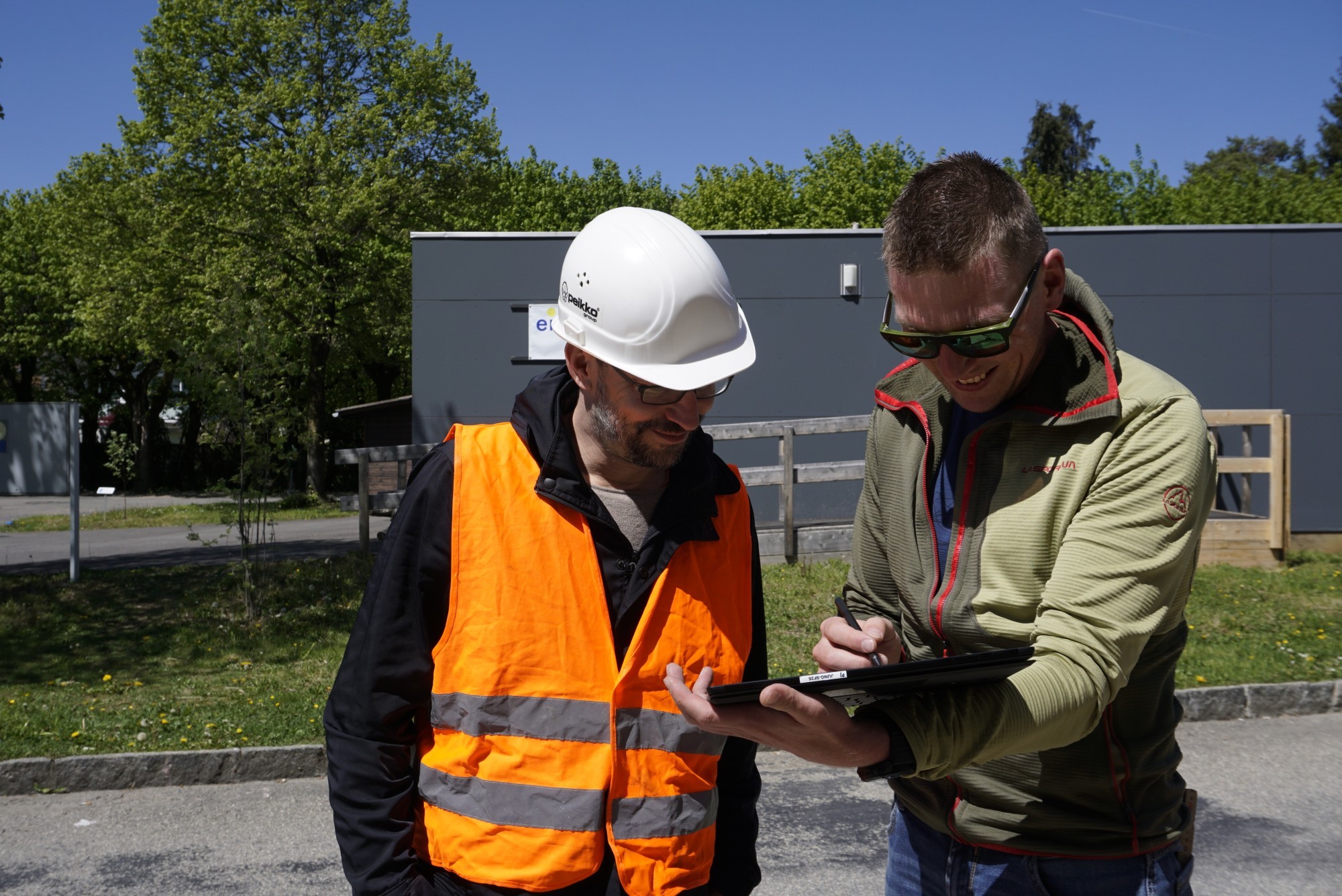 Manuel Schindler und Kevin Staub (Primin Jung Schweiz AG)