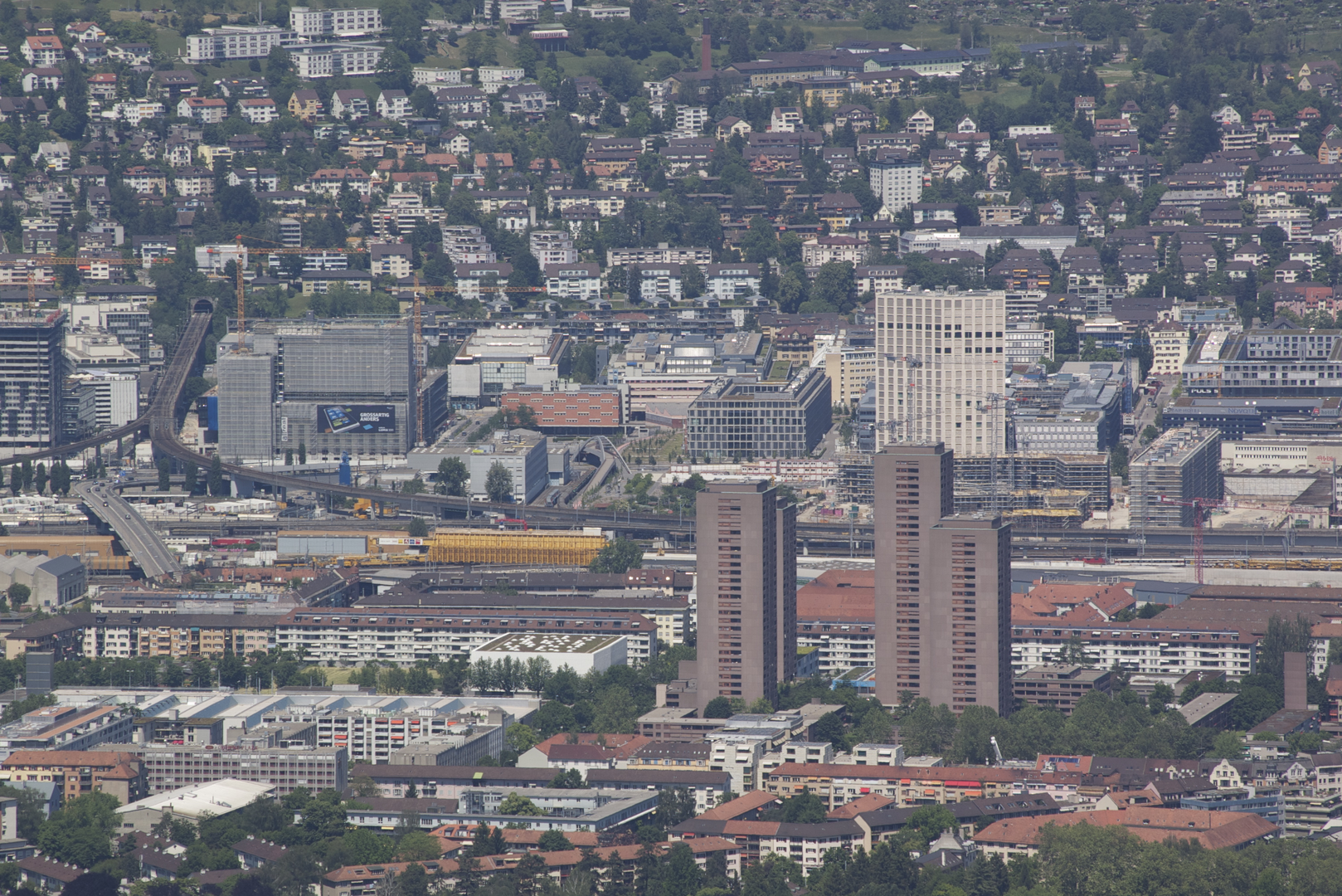 Hochhäuser der Überbauung Hardau II in Stadt Zürich