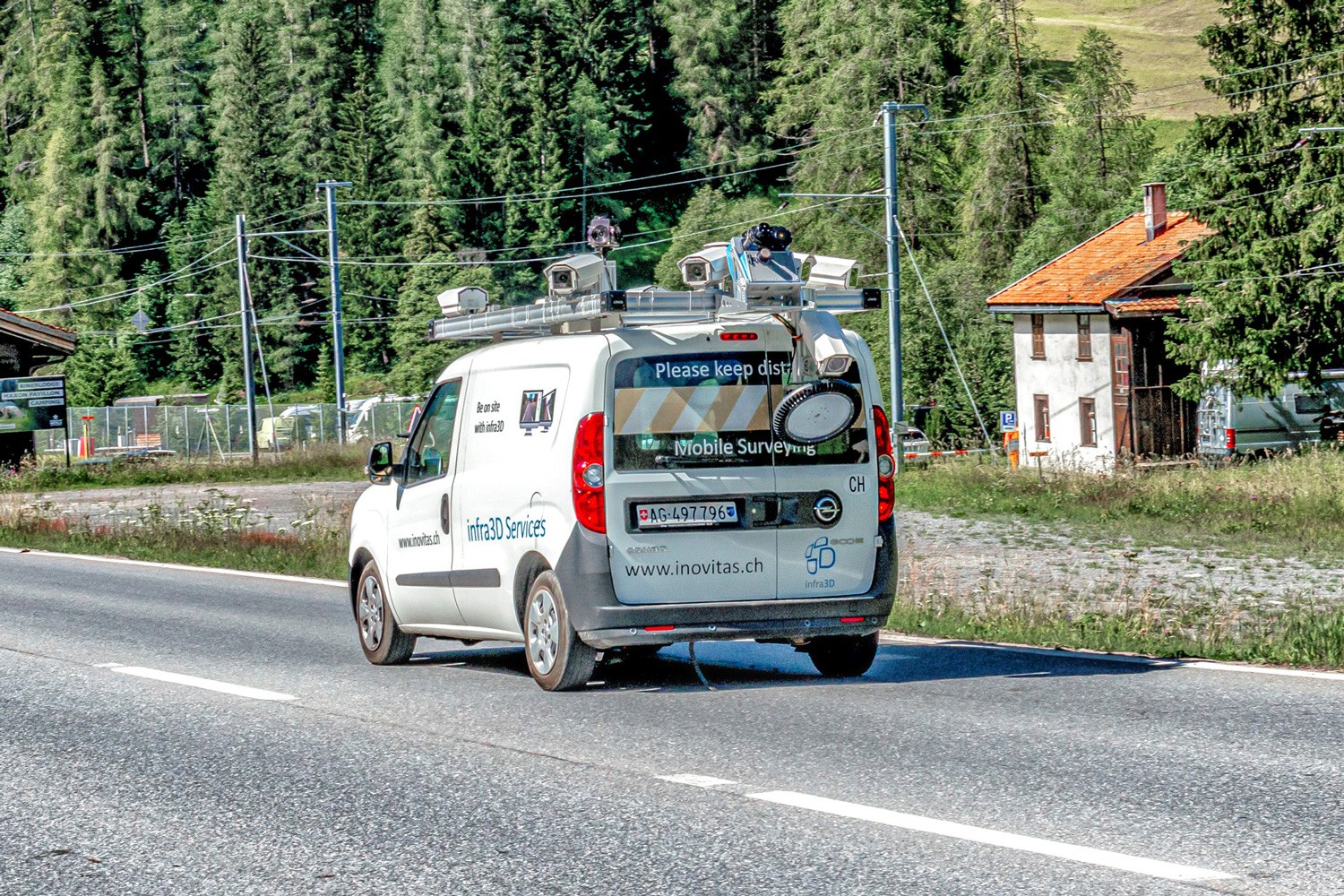 Messfahrzeug für Strassennetz in Graubünden