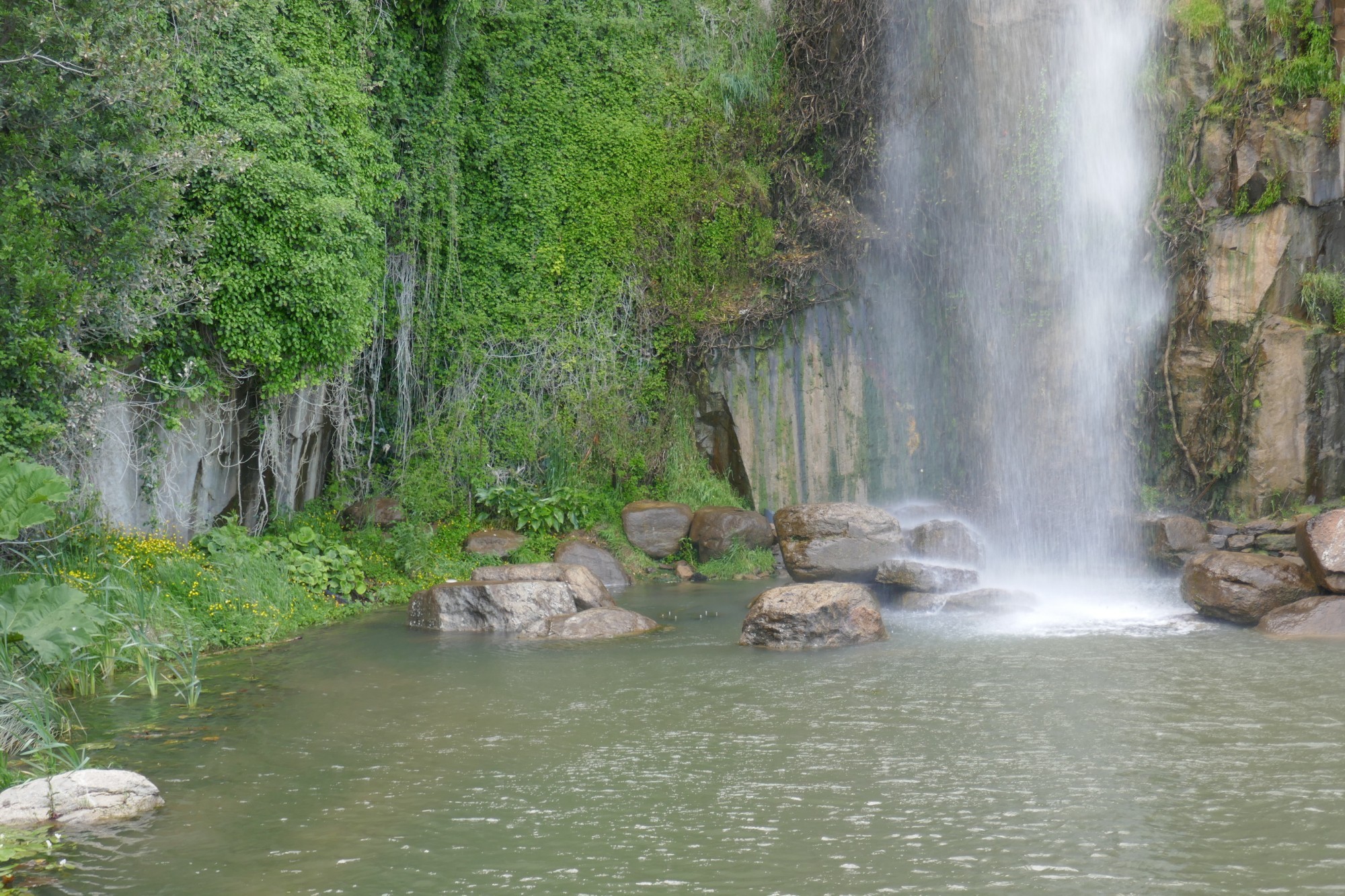 Wasserfall im jardin extraordinnaire