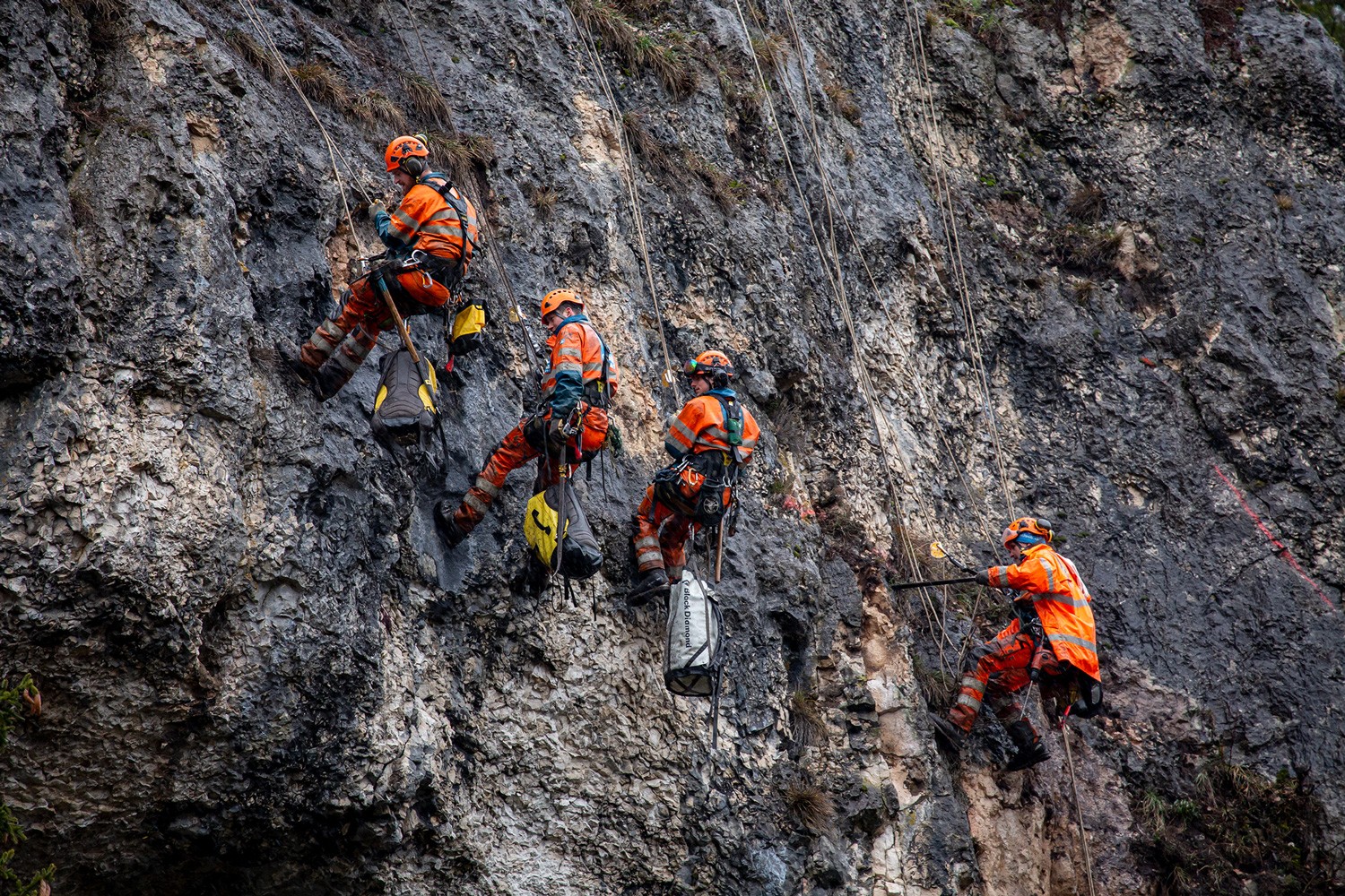 Felssicherungsspezialisten im Einsatz in Kleinlützel