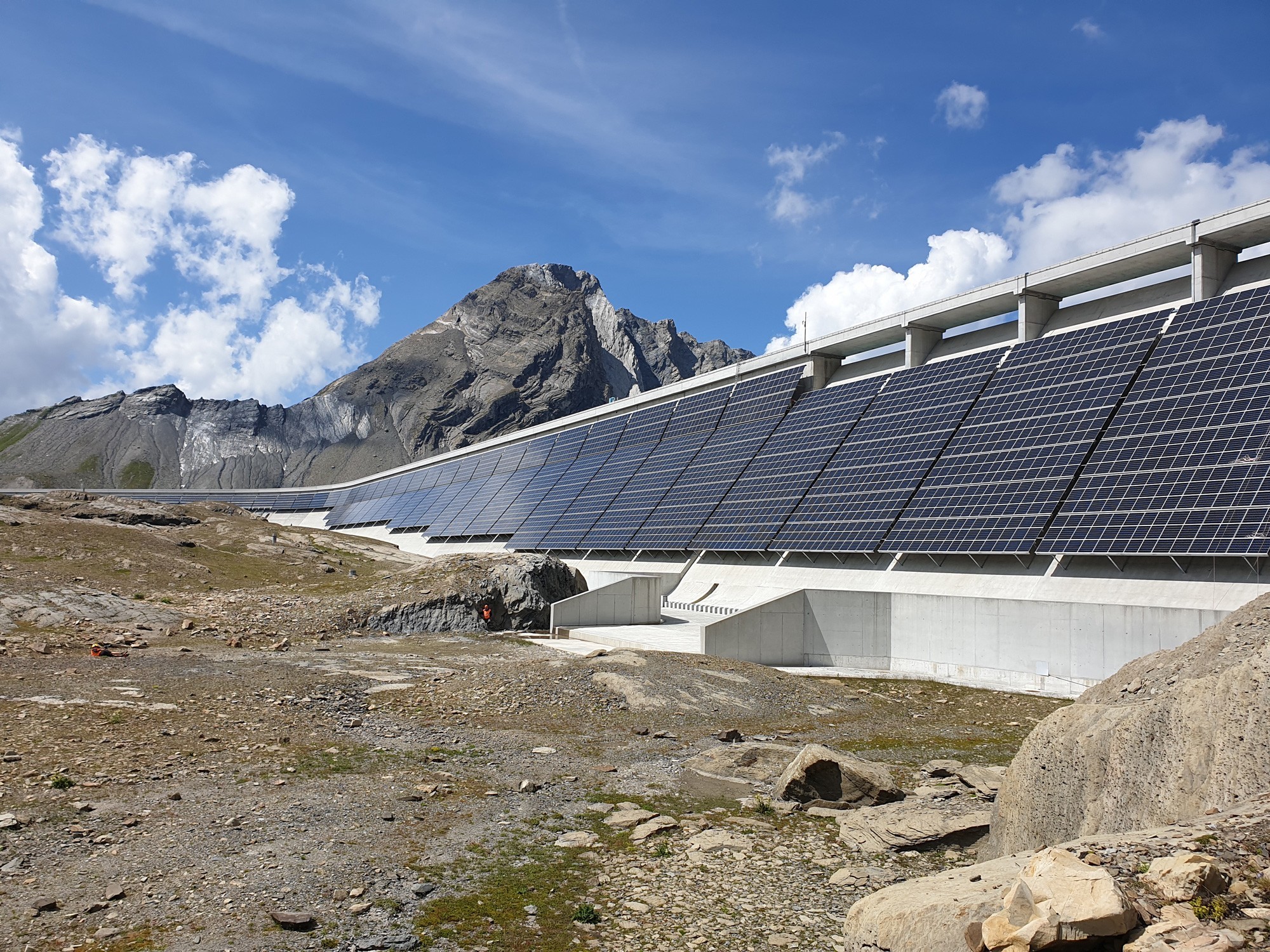 AlpinSolar Solaranlage auf Muttsee-Staumauer