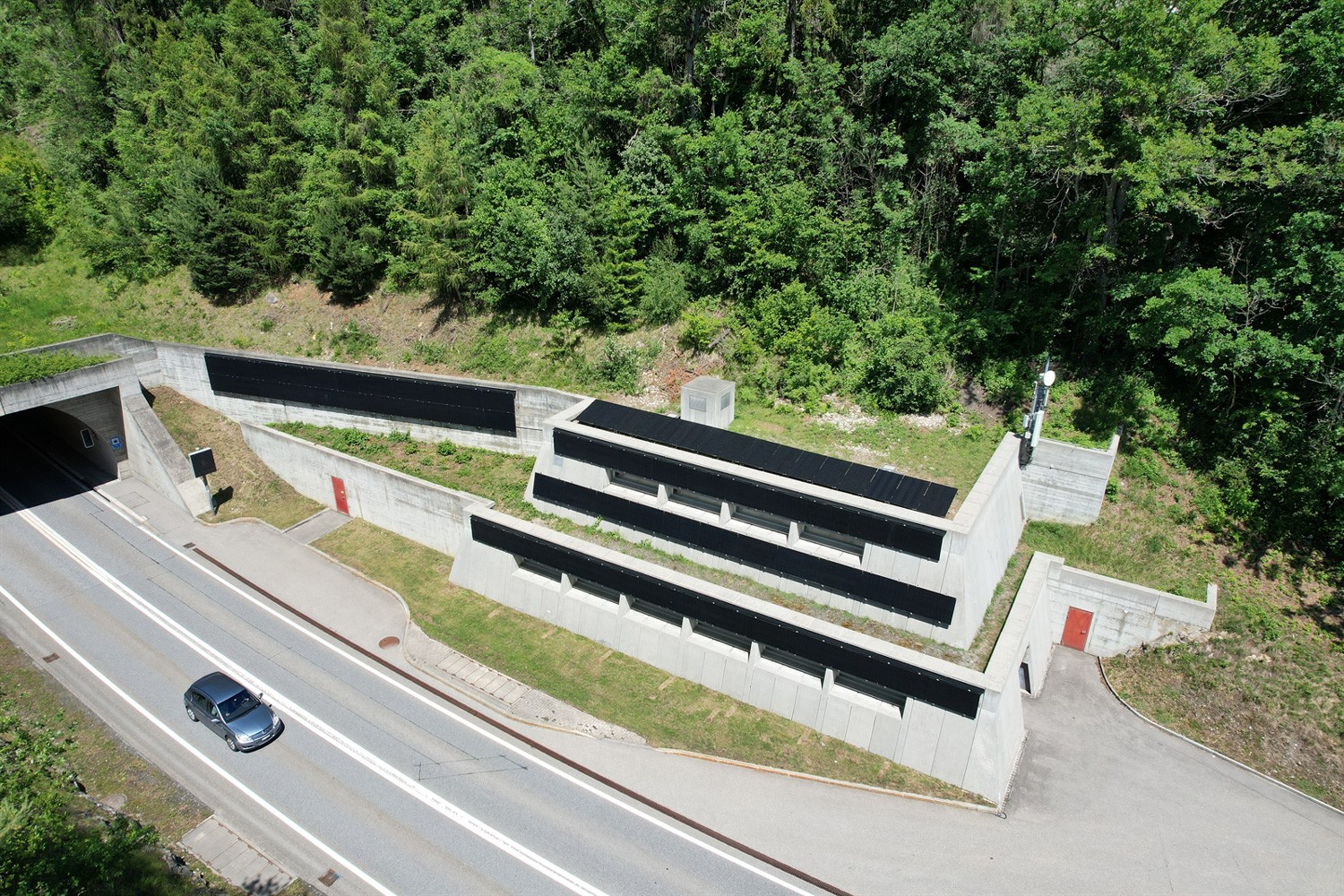 Solaranlage Tunnel Trin in Graubünden