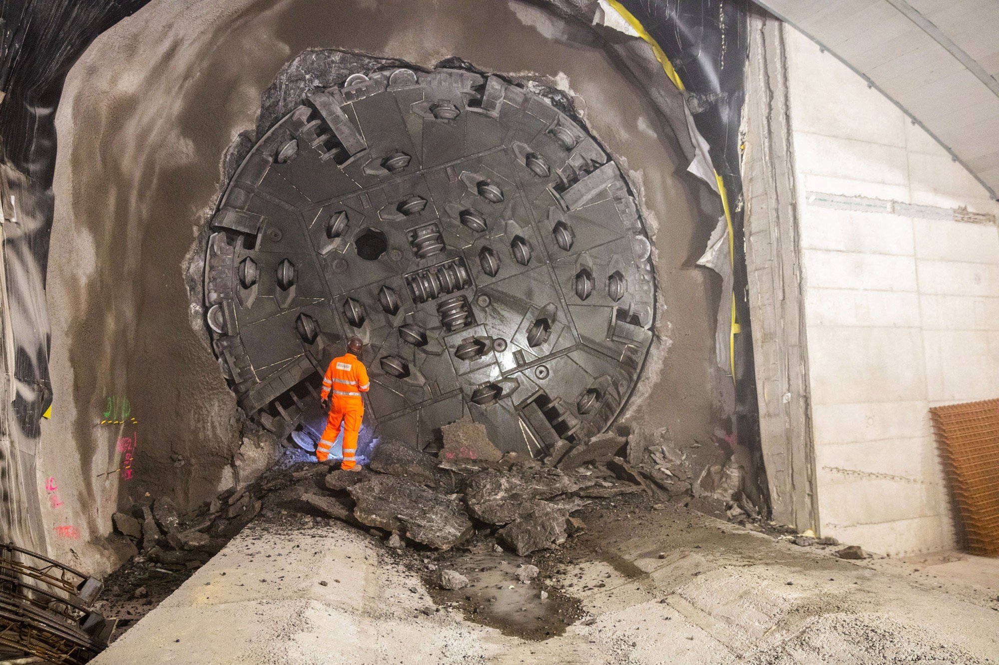 Durchstich Sicherheitsstollen Kerenzerbergtunnel Glarus