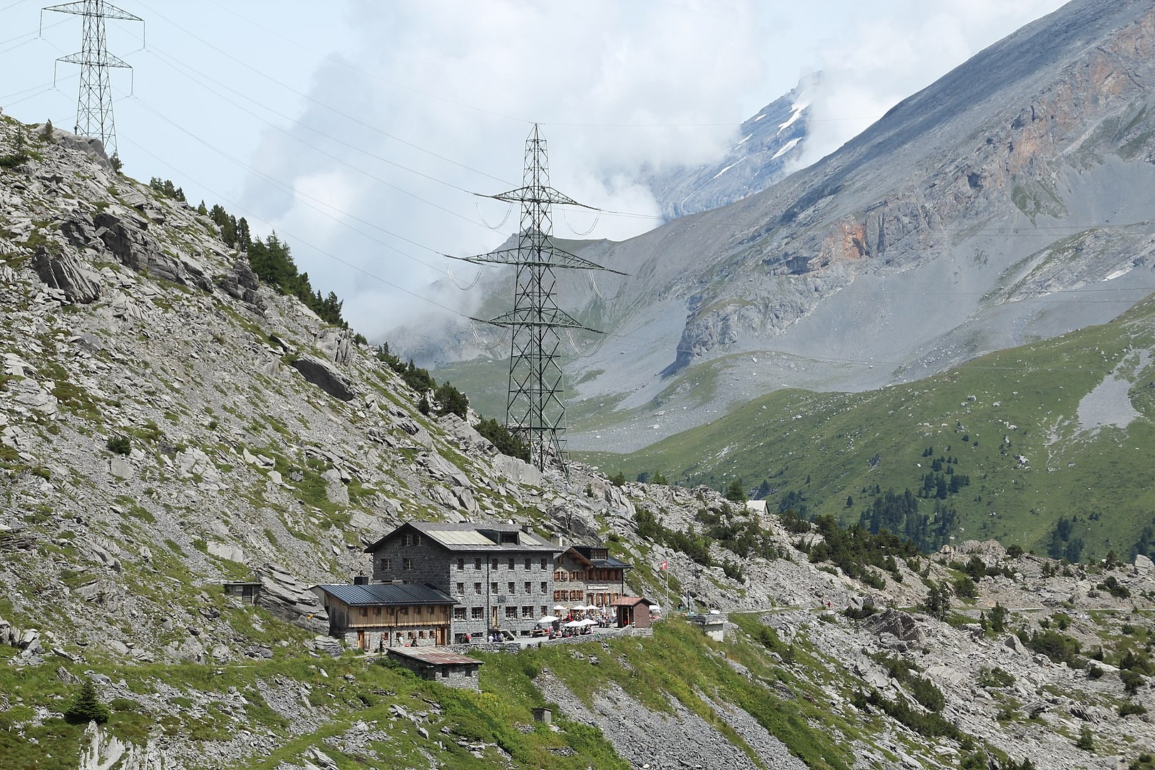 Höchstspannungsleitung auf Gemmipas