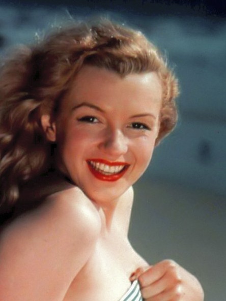 Portrait_of_young_Marilyn_Monroe