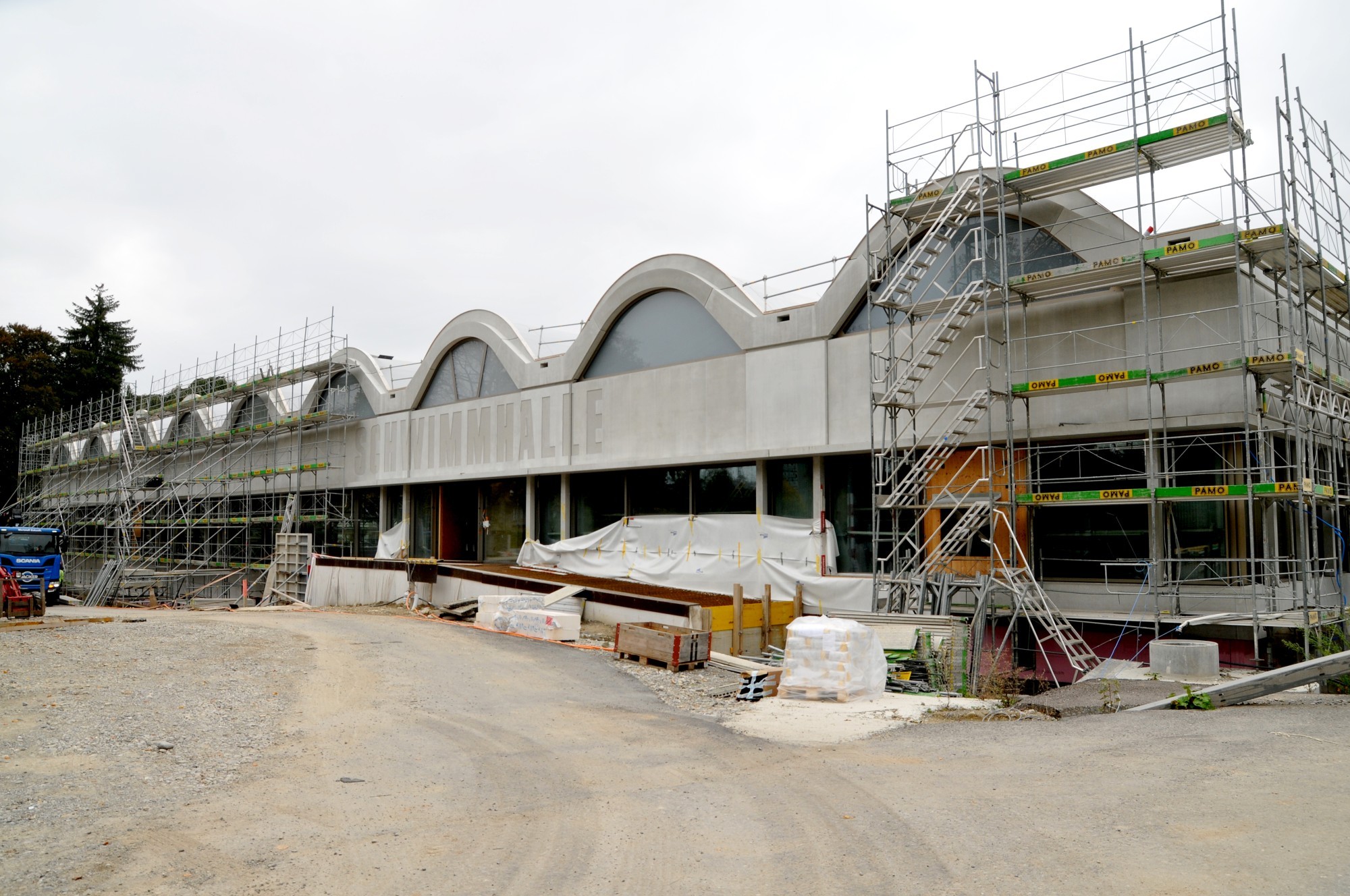 Schwimmhalle Neufeld, Bern, Wellendach