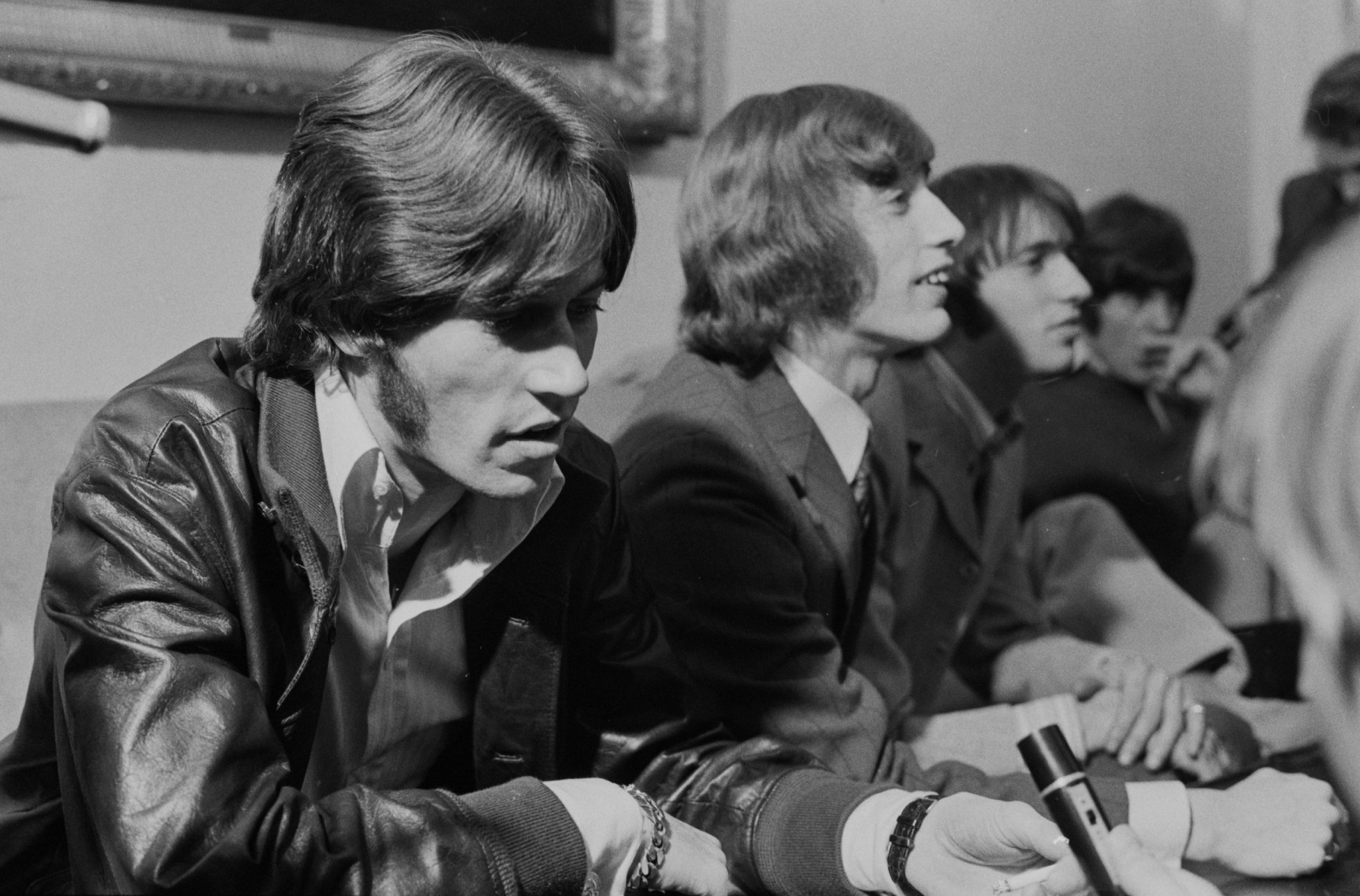 Barry, Robin und Maurice Gibb und Vince Melouney von den Bee Gees  (v.l.n.r.)