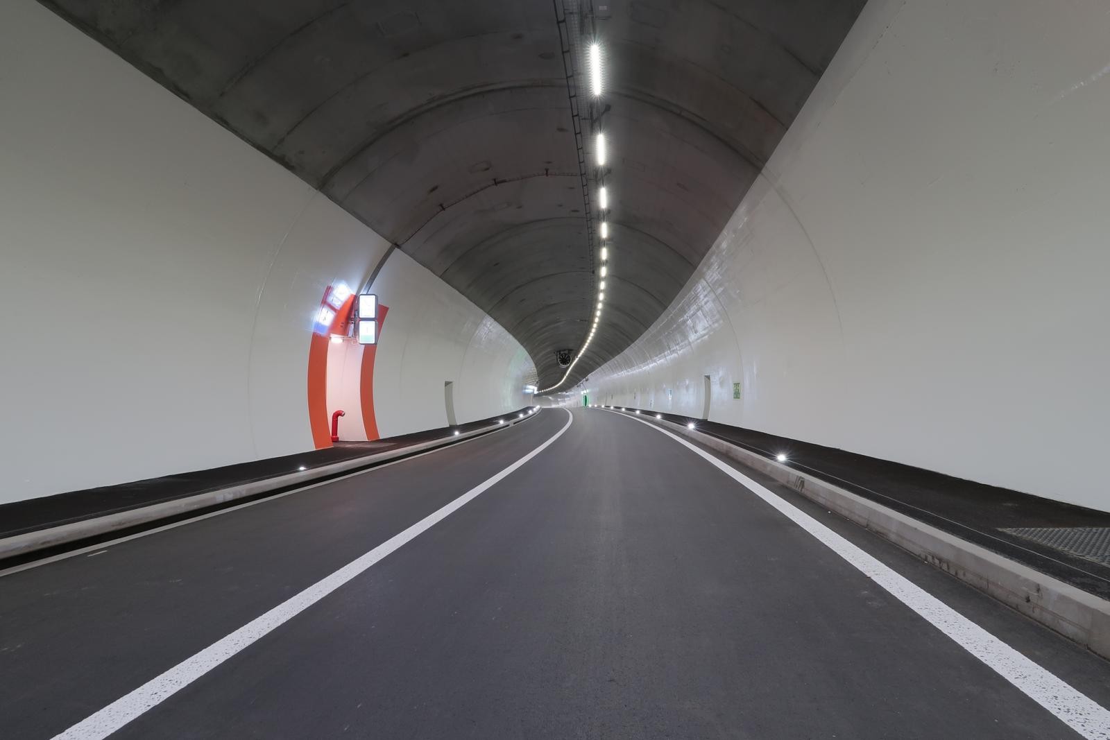 A9 Tunnel Auffahrt vom Vispertal in Südröhre