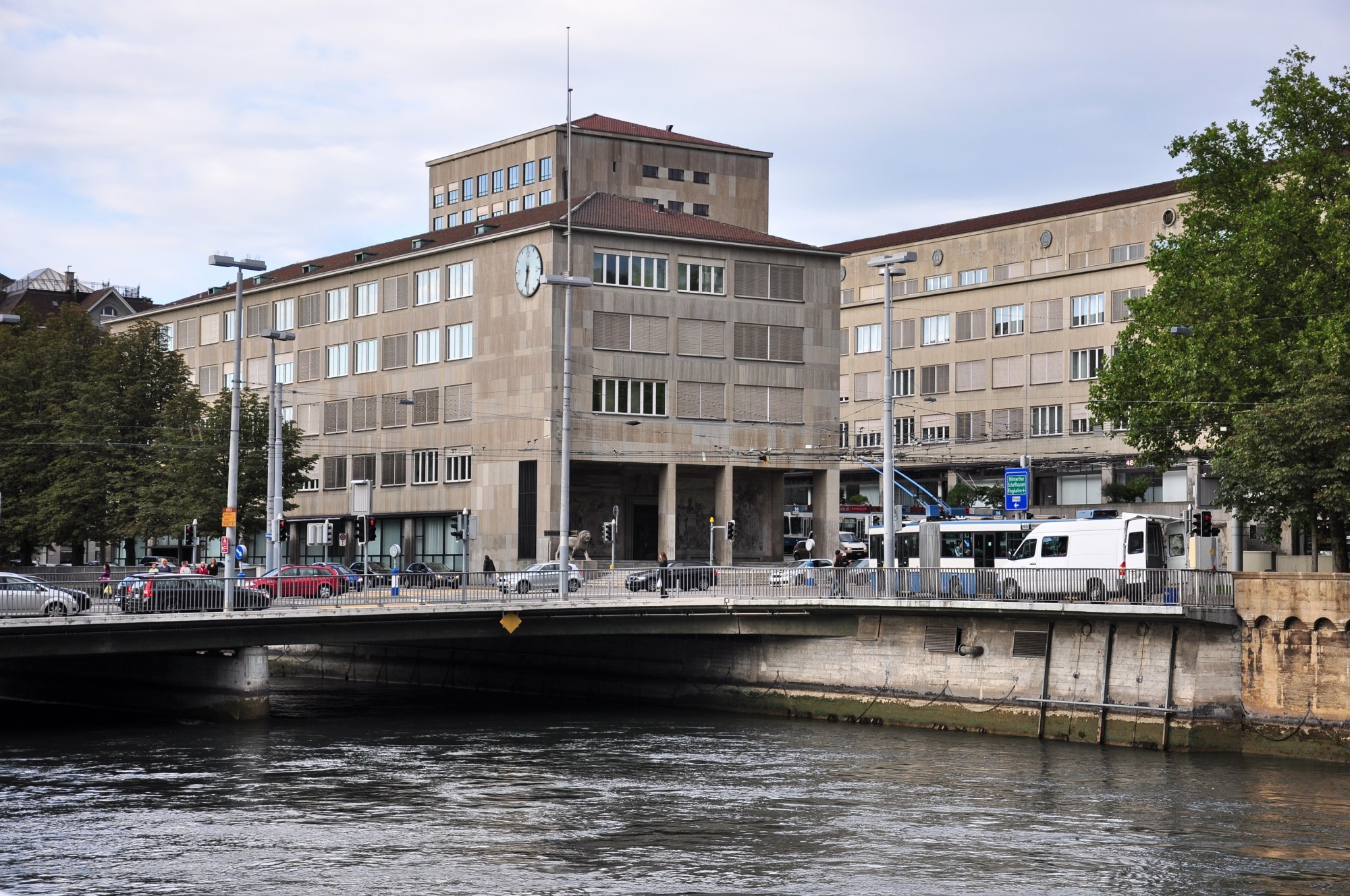 Zürich, Walchebrücke und Verwaltungsgebäude
