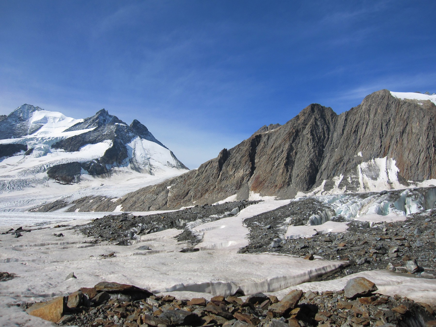 Aletschgletscher Morphologische Einschnitte in Felswänden