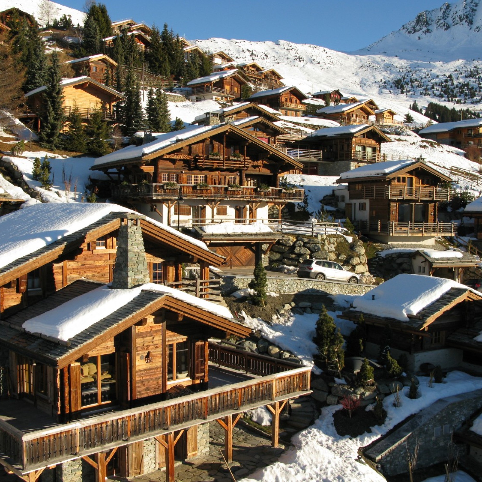 Chalets in Verbier (Bild: Leo Setä, wikimedia CC)