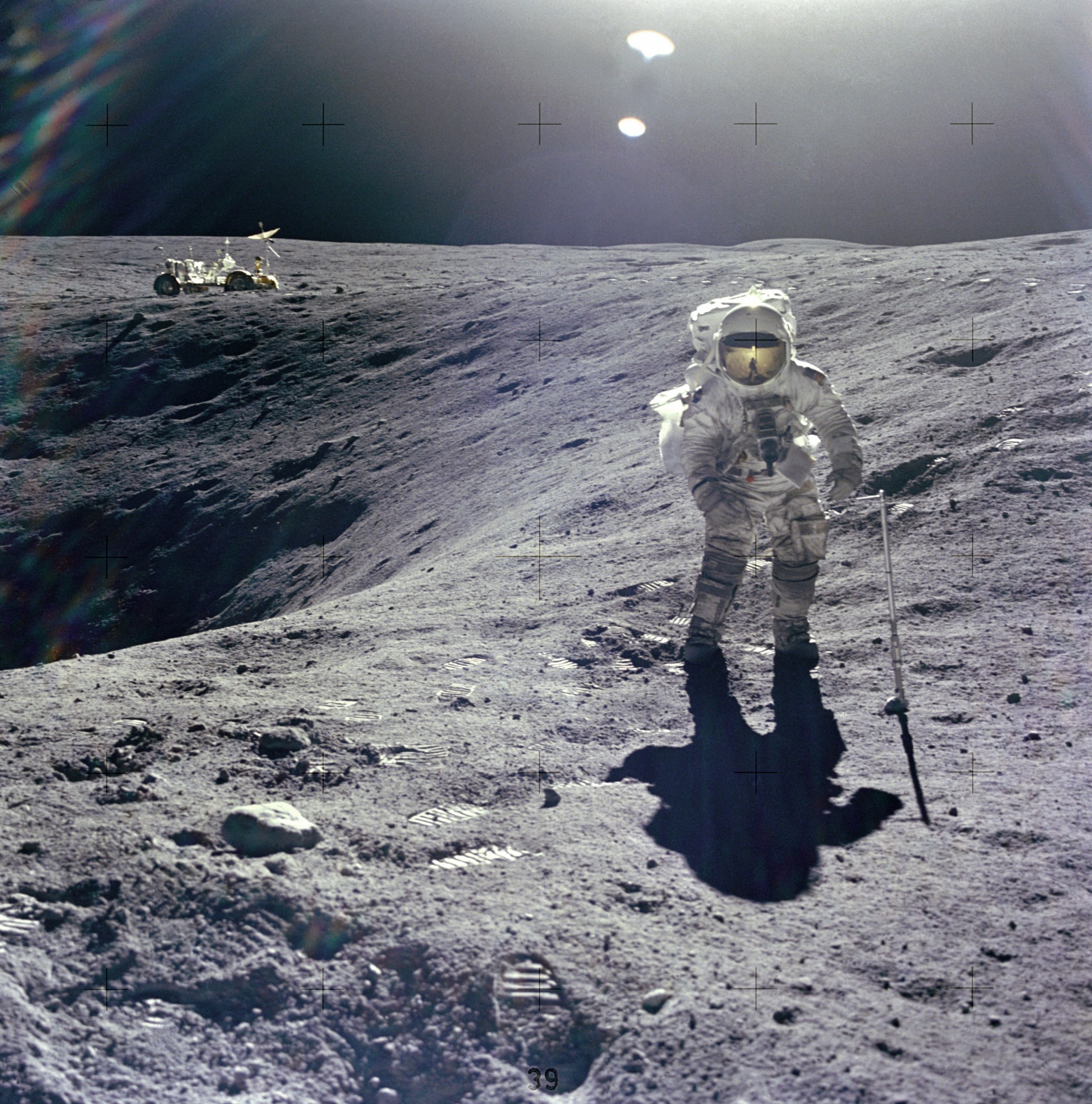 Duke_on_the_Craters_Edge_Foto NASA auf Wikipedia