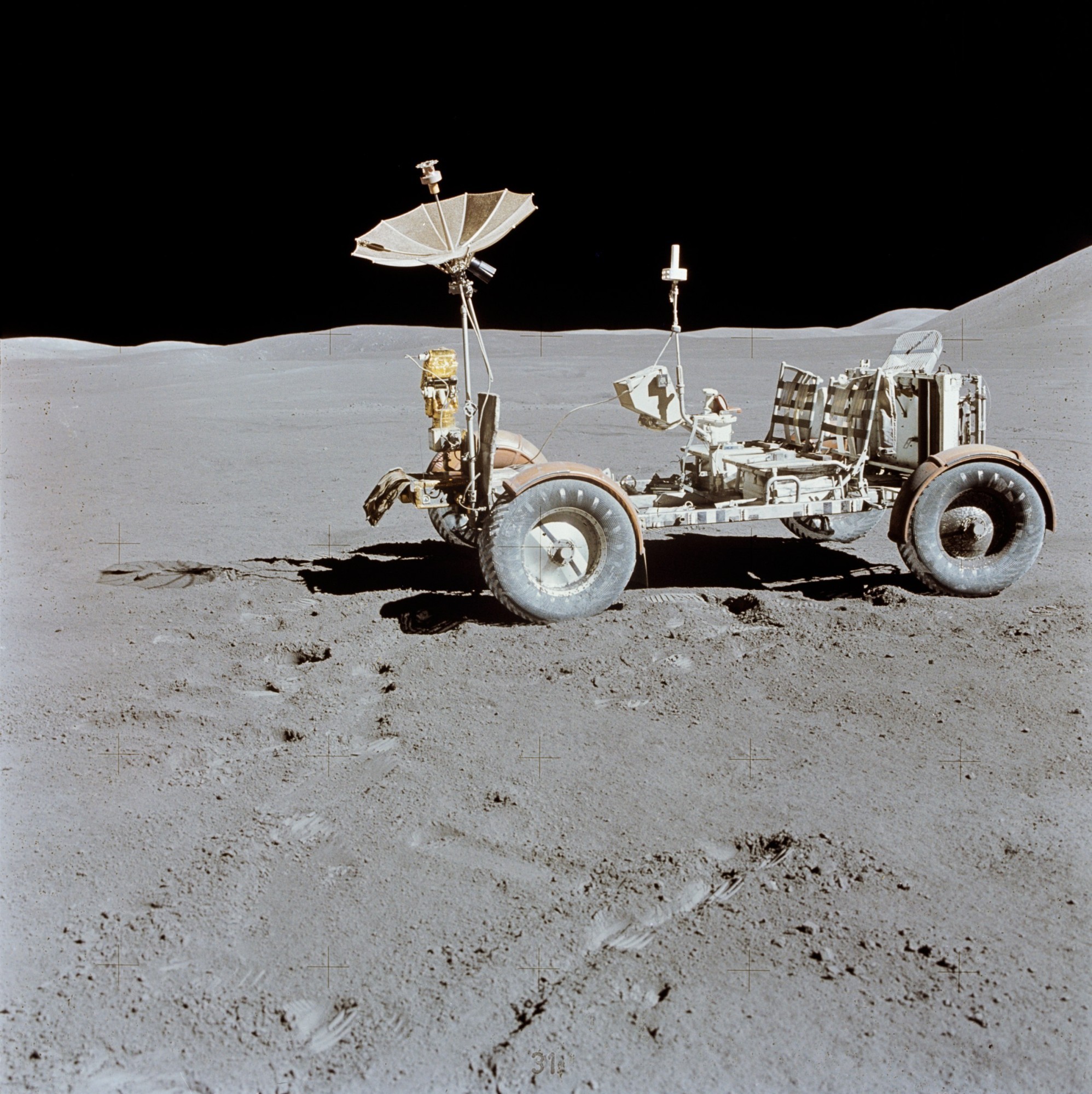 Apollo_15_Lunar_Rover_final_resting_place Foto NASA auf Wikipedia