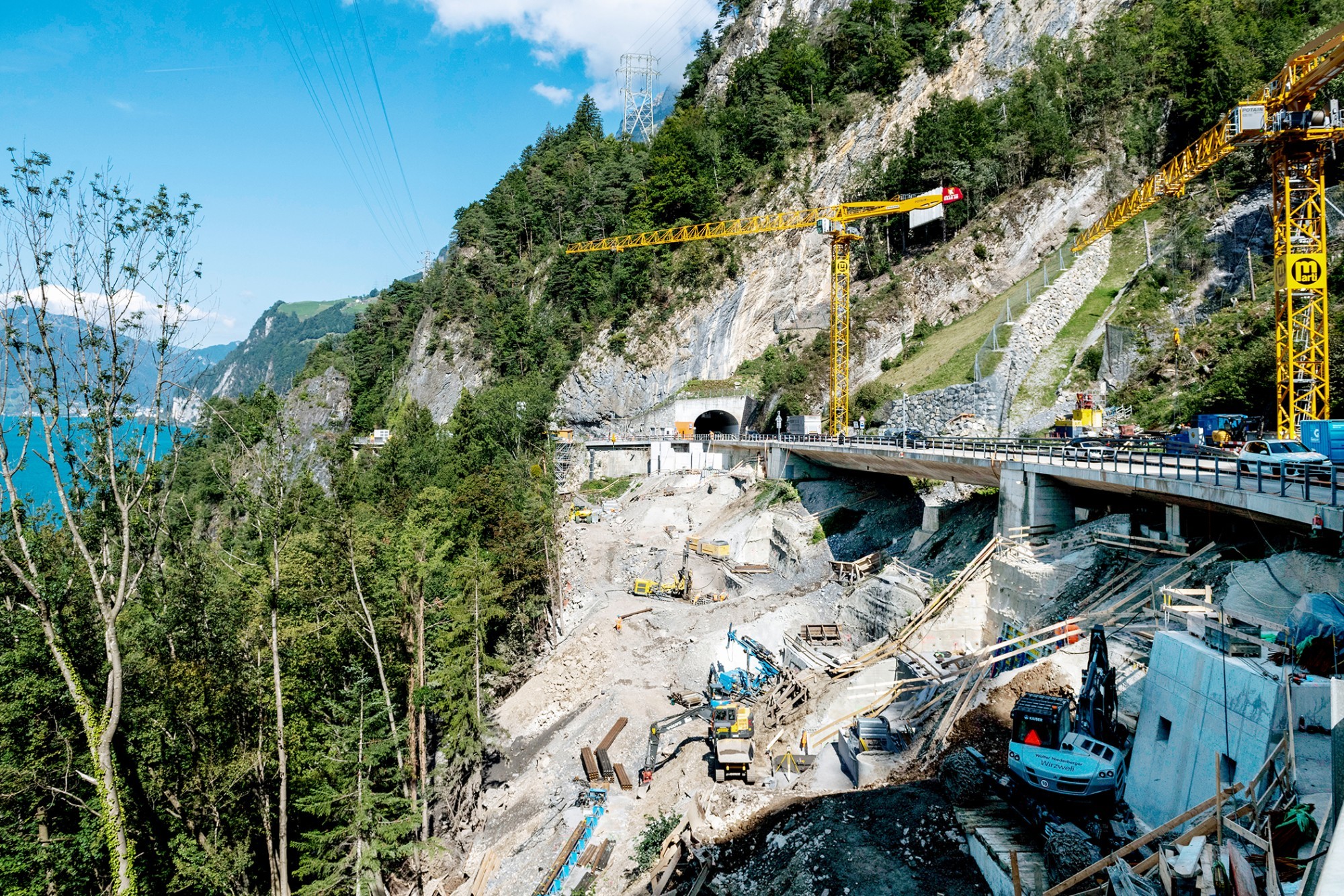 Bau Hilfsbrücke Gumpisch für neue Axenstrasse